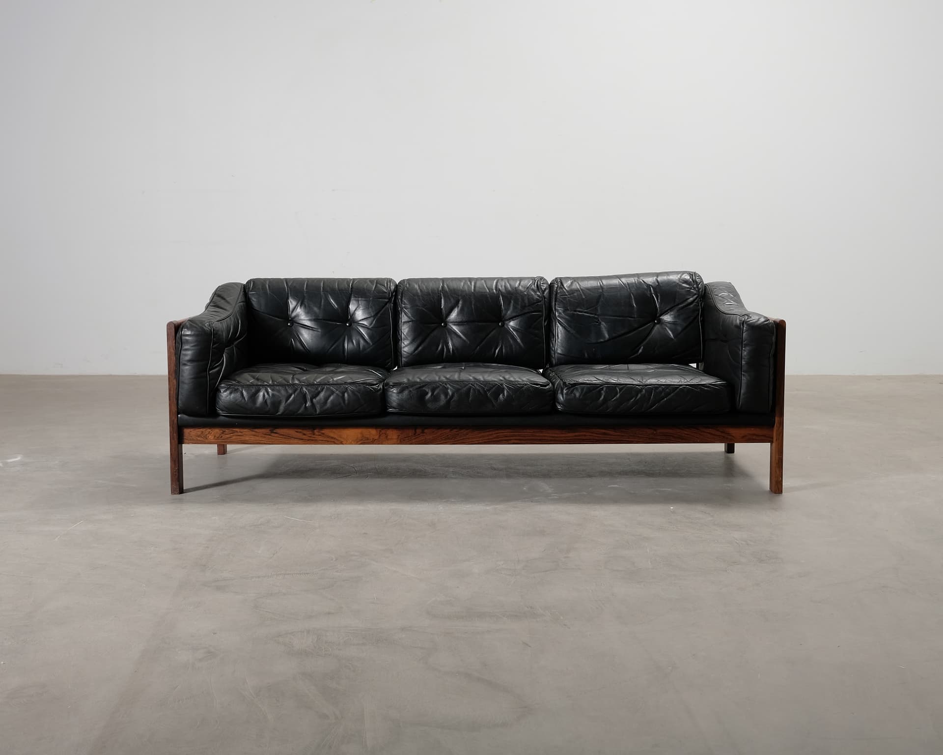 Futura Möbler Monte Carlo 3-sits vintage soffa svart läder