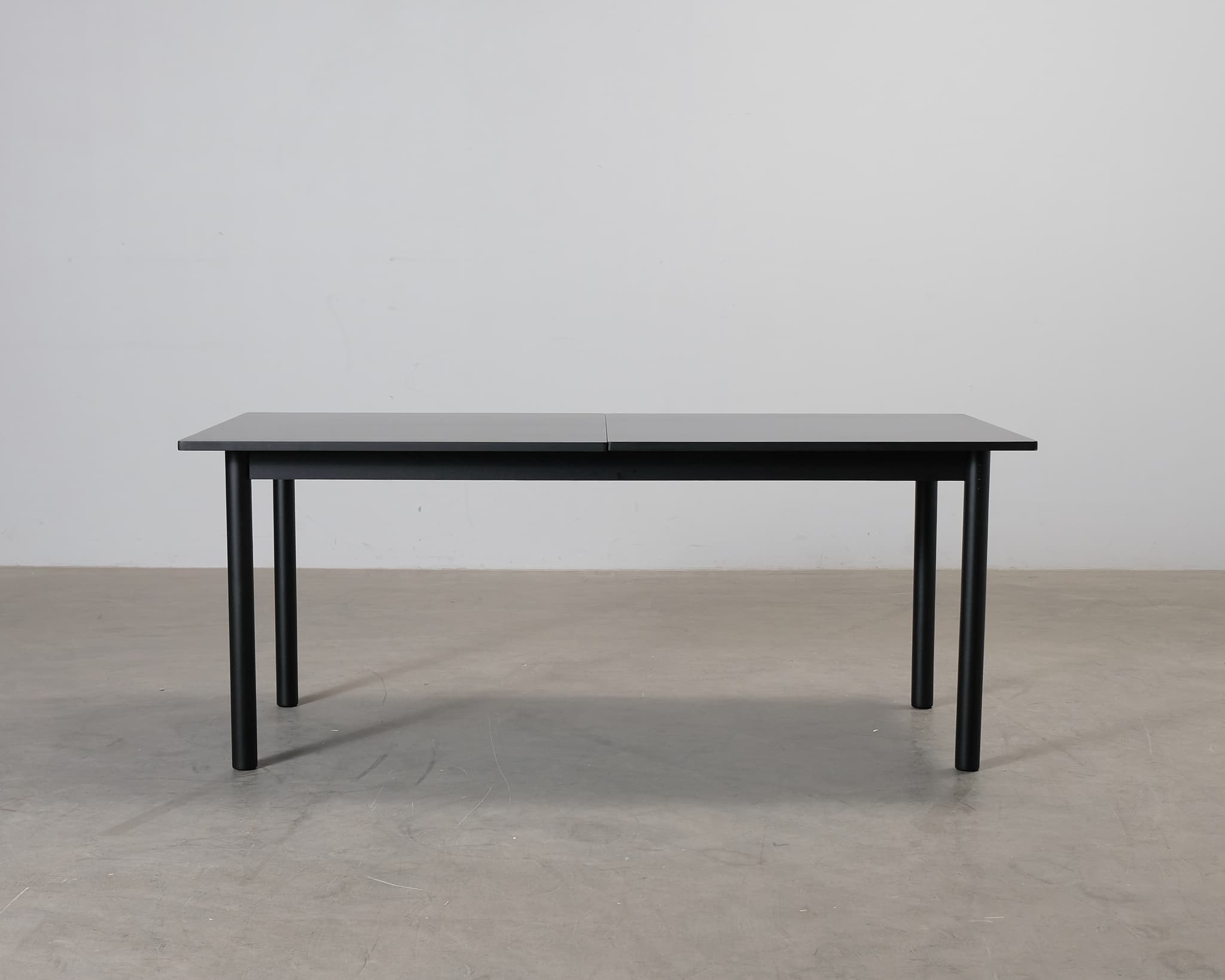 Decotique Milo C12 förlängningsbart matbord 180-220 cm svart