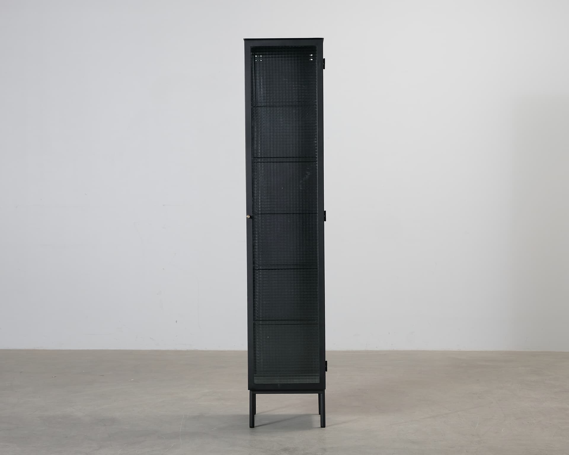 FeelDesign Cliff vitrin svart