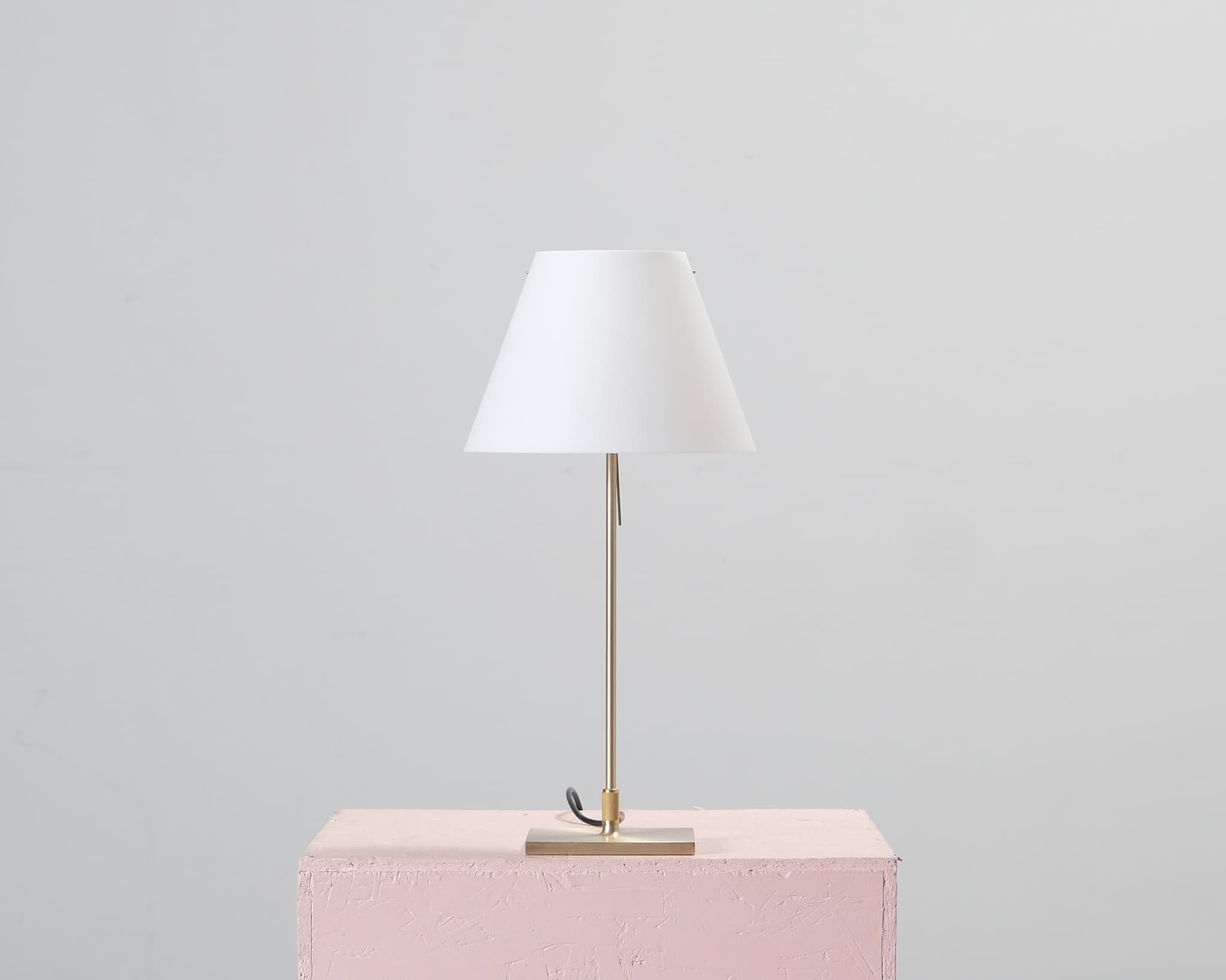 Luceplan Constanzina bordslampa vit