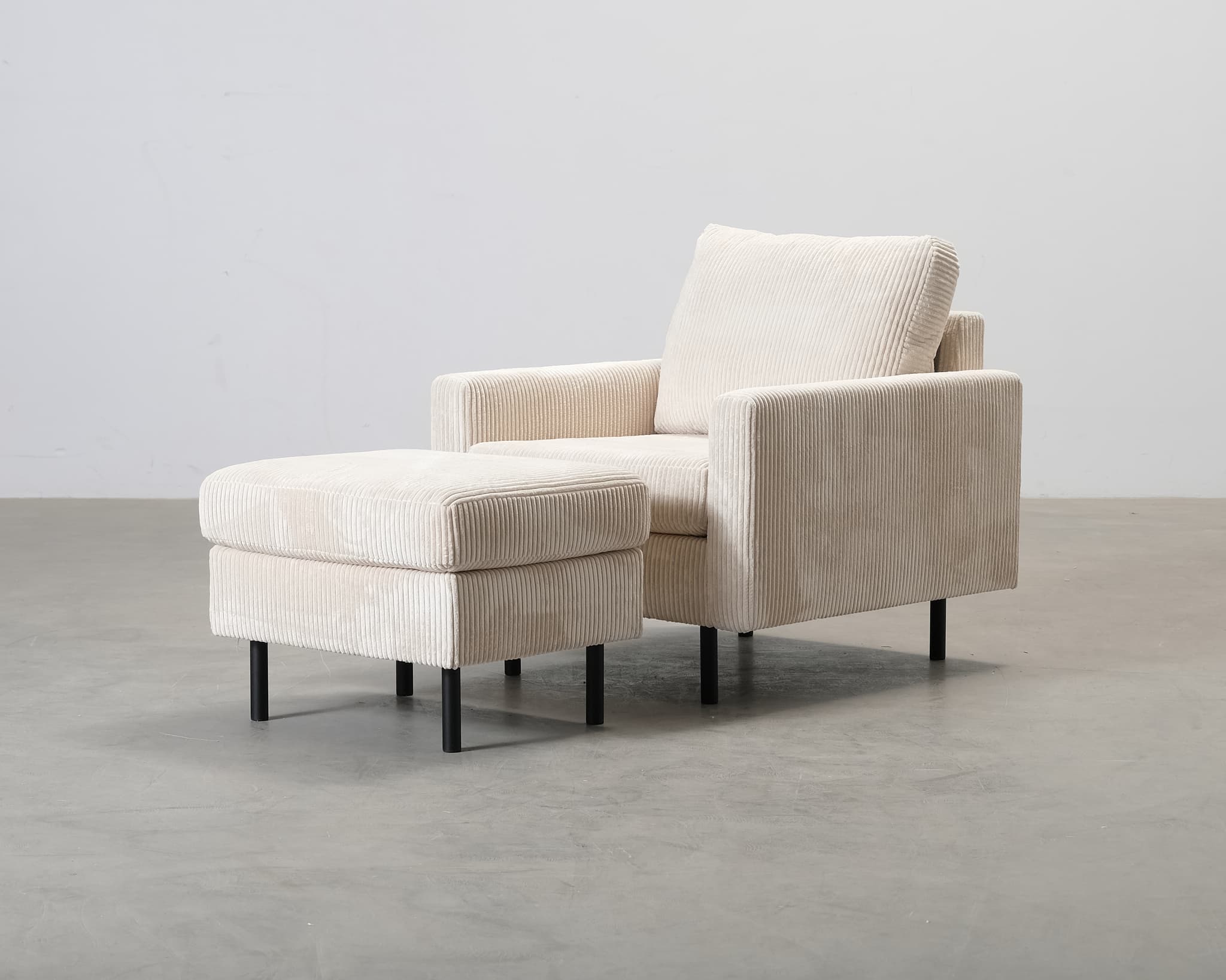 Peppe fåtölj med fotpall beige