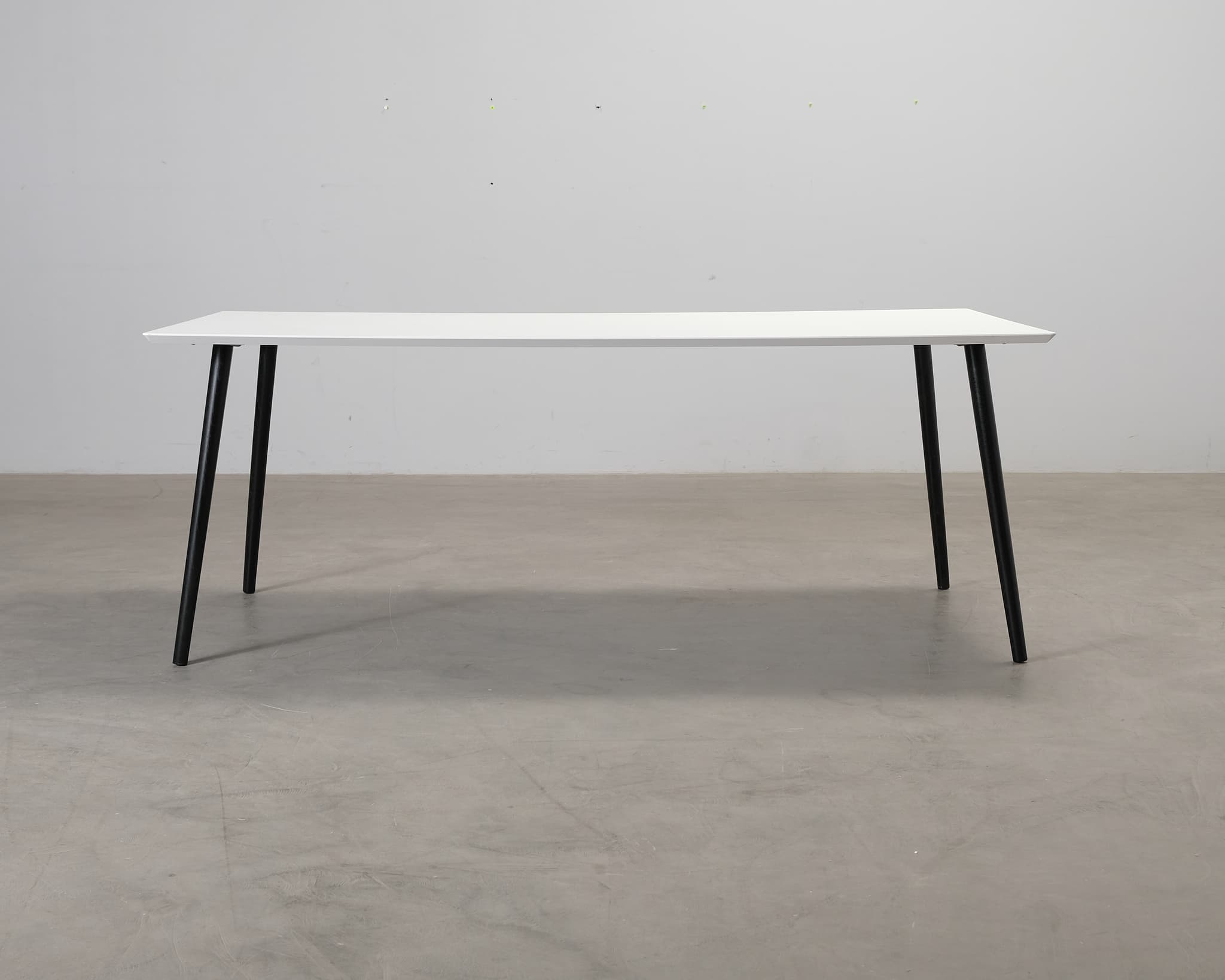 Sofacompany Allie matbord vit / svart