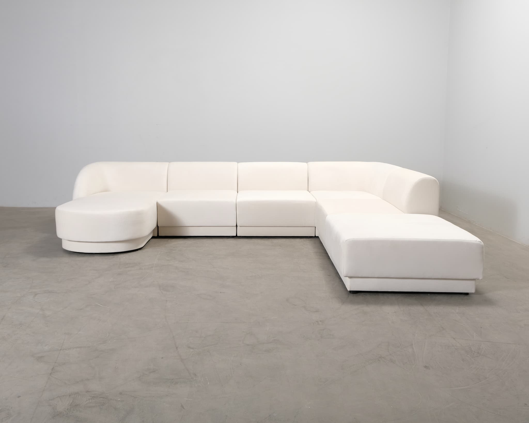 Micadoni Mileyhörnsoffa med divan ljusbeige