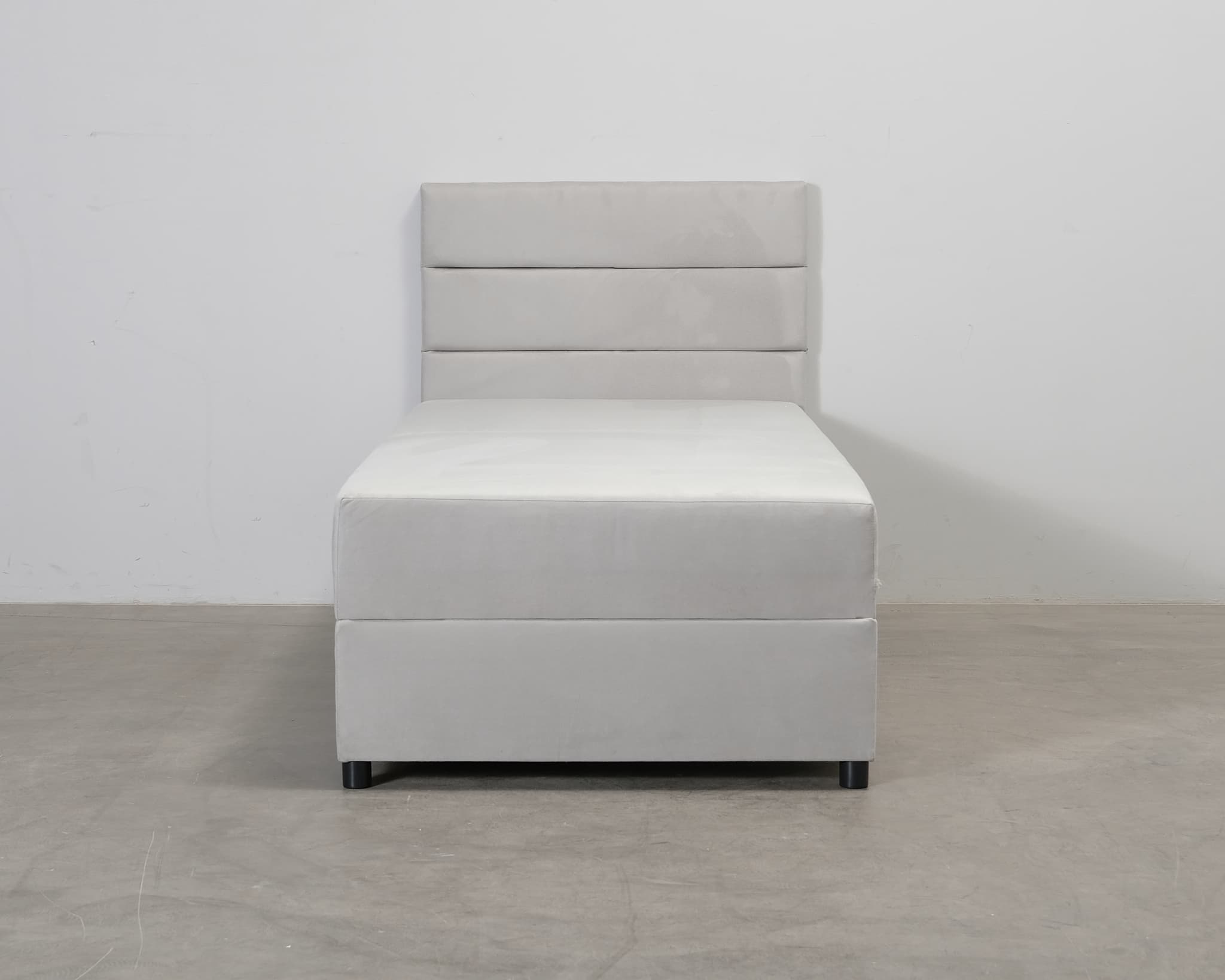 Frodsham säng 90 cm ljusgrå