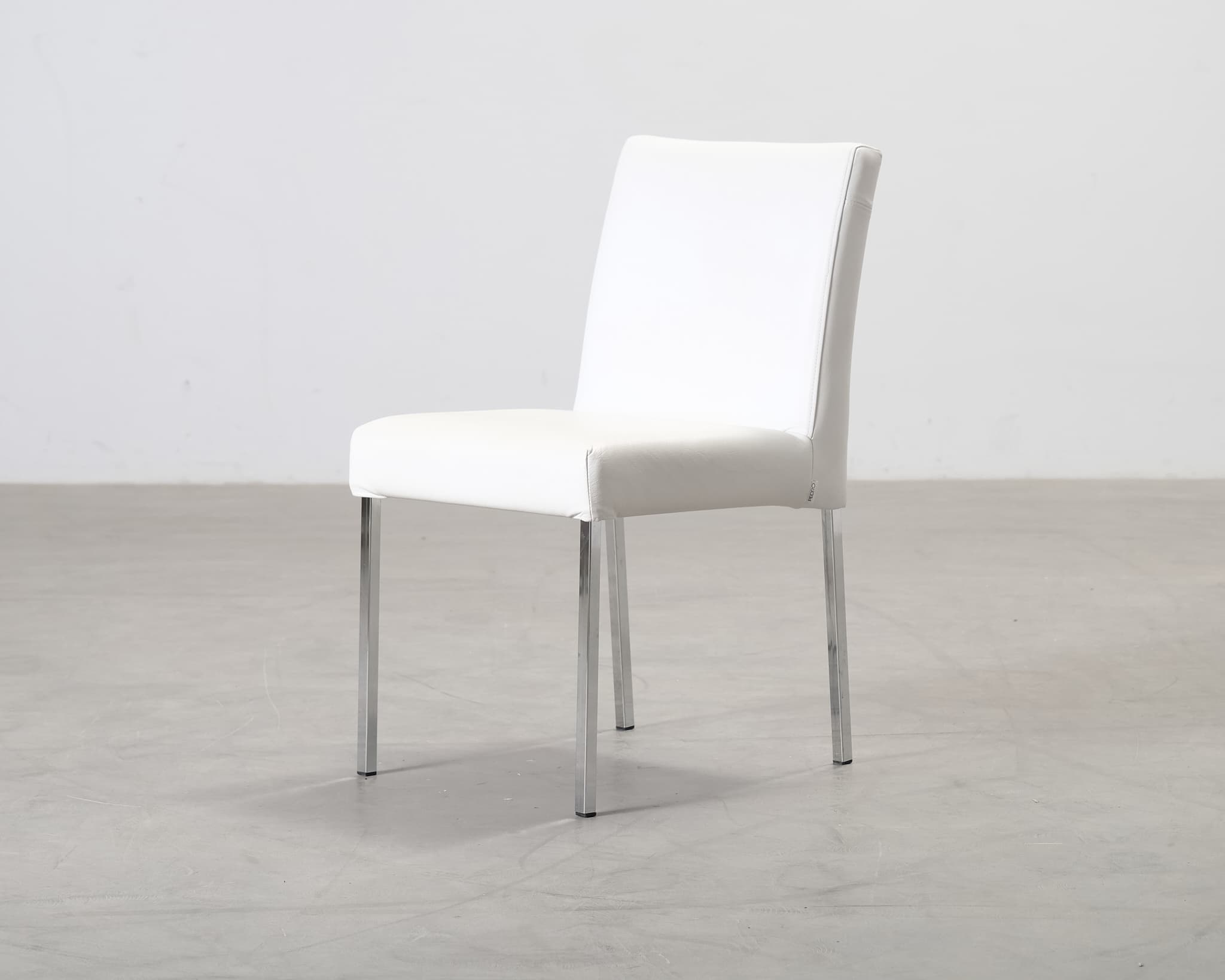 Pedro matstol vit läder