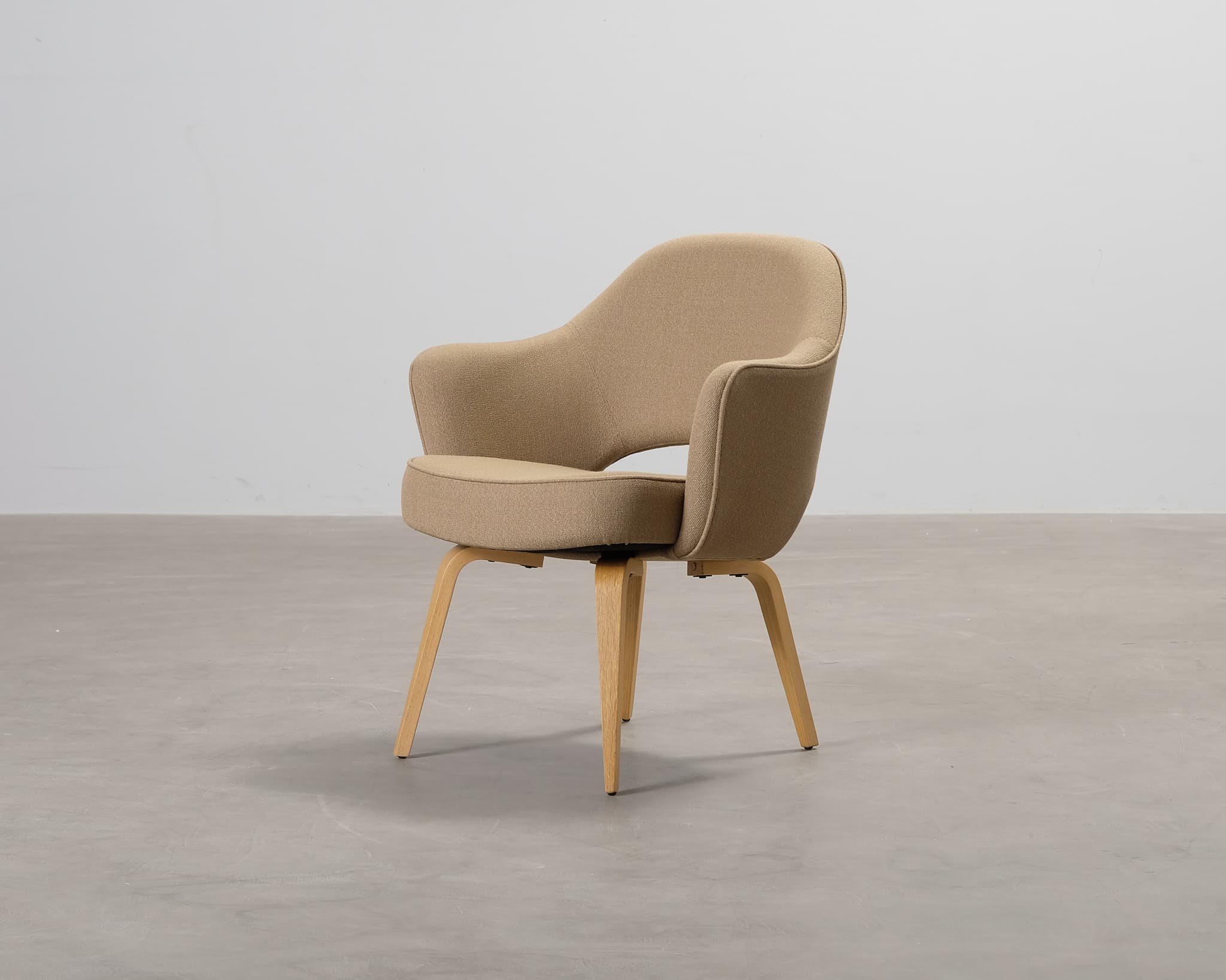 Knoll Eero Saarinen Executive Chair stol beige