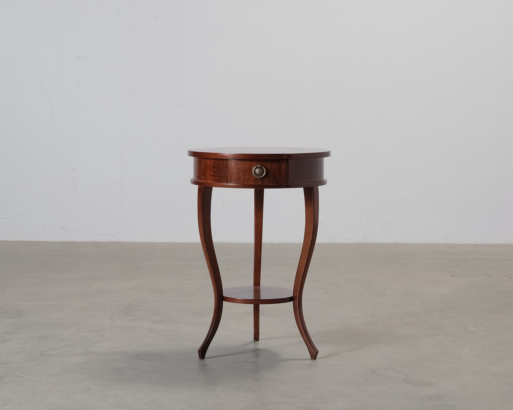 Klassiskt sidobord ø 50 cm