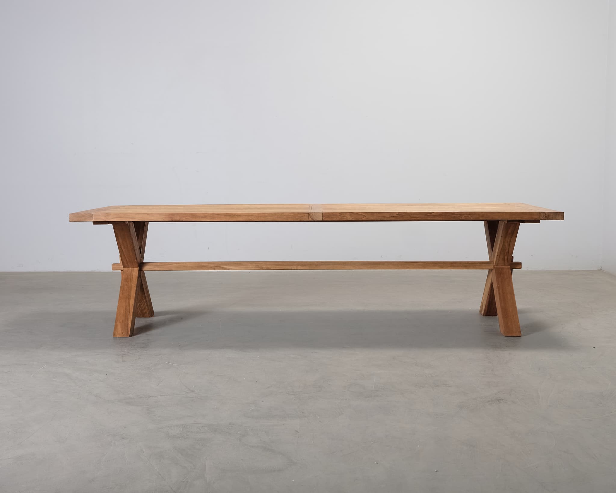 Matbord i trä 280 cm