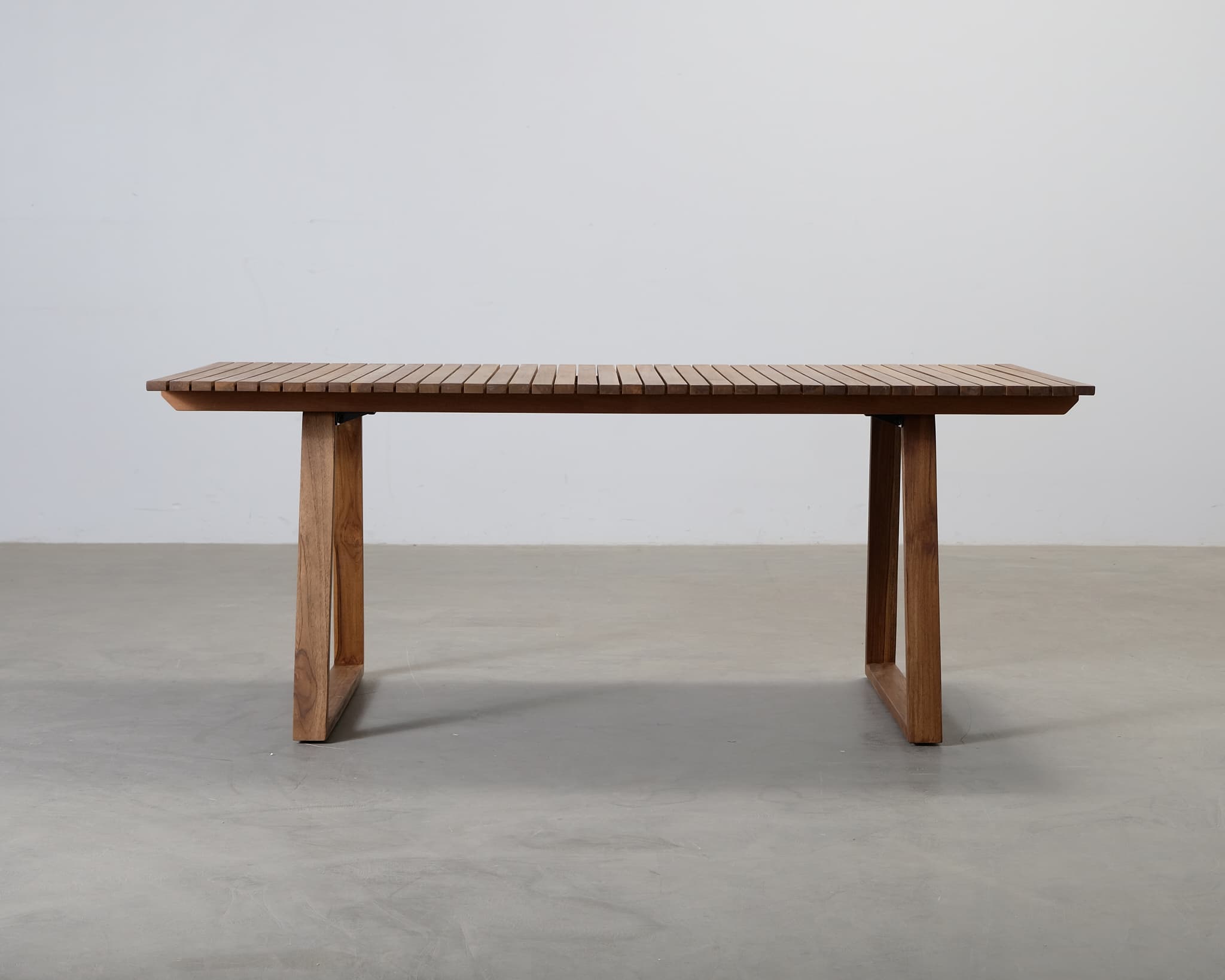 FeelDesign Stripe trädgårdsbord teak