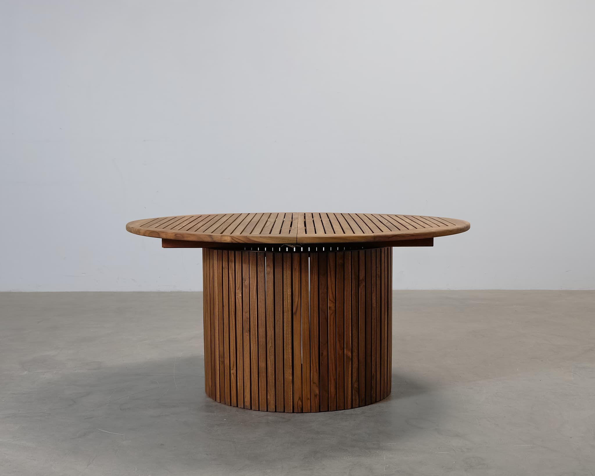 FeelDesign Circle förlängningsbart trädgårdsbord 150-195 cm