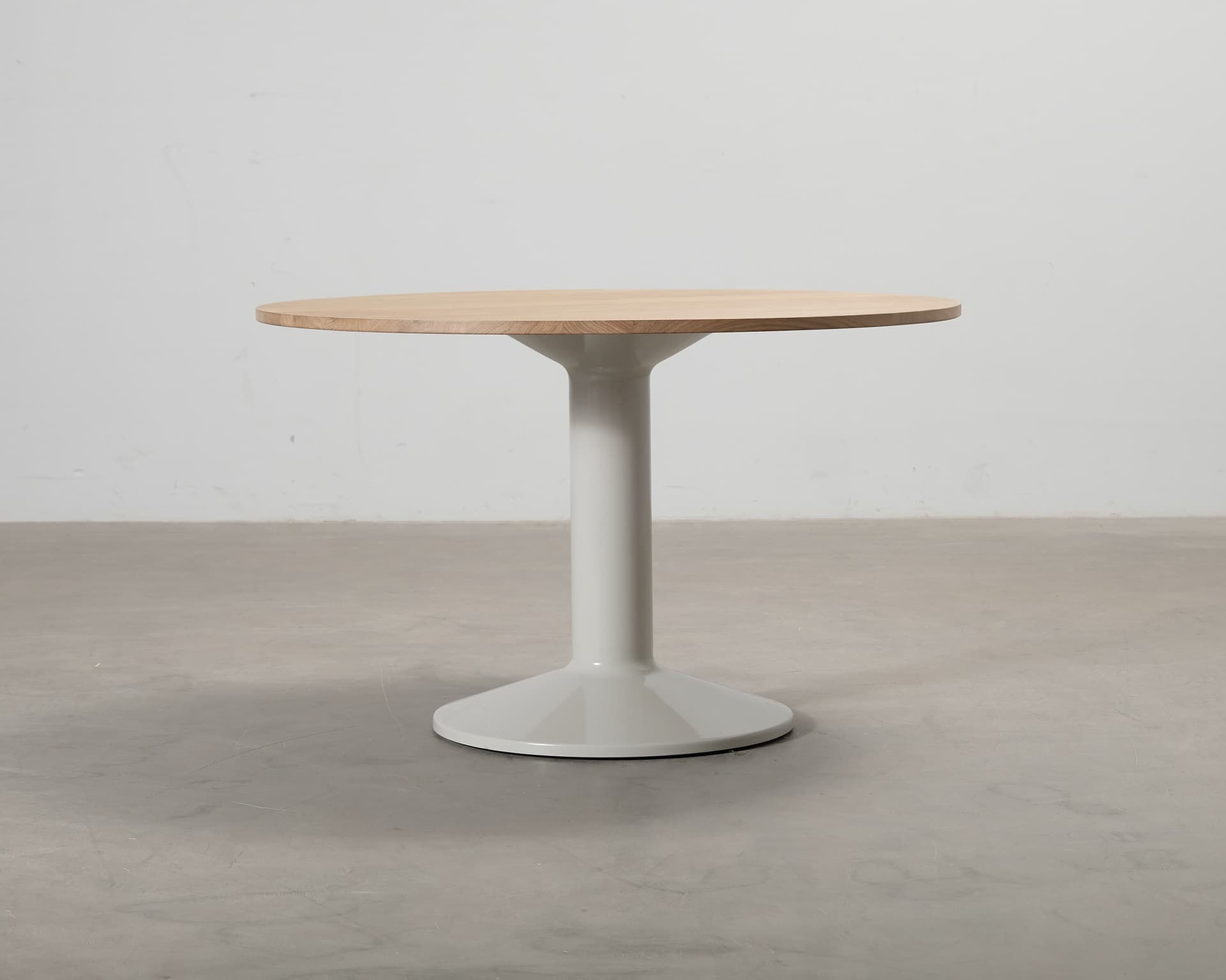 Muuto Midst matbord ø 120 cm oljad ek / grå