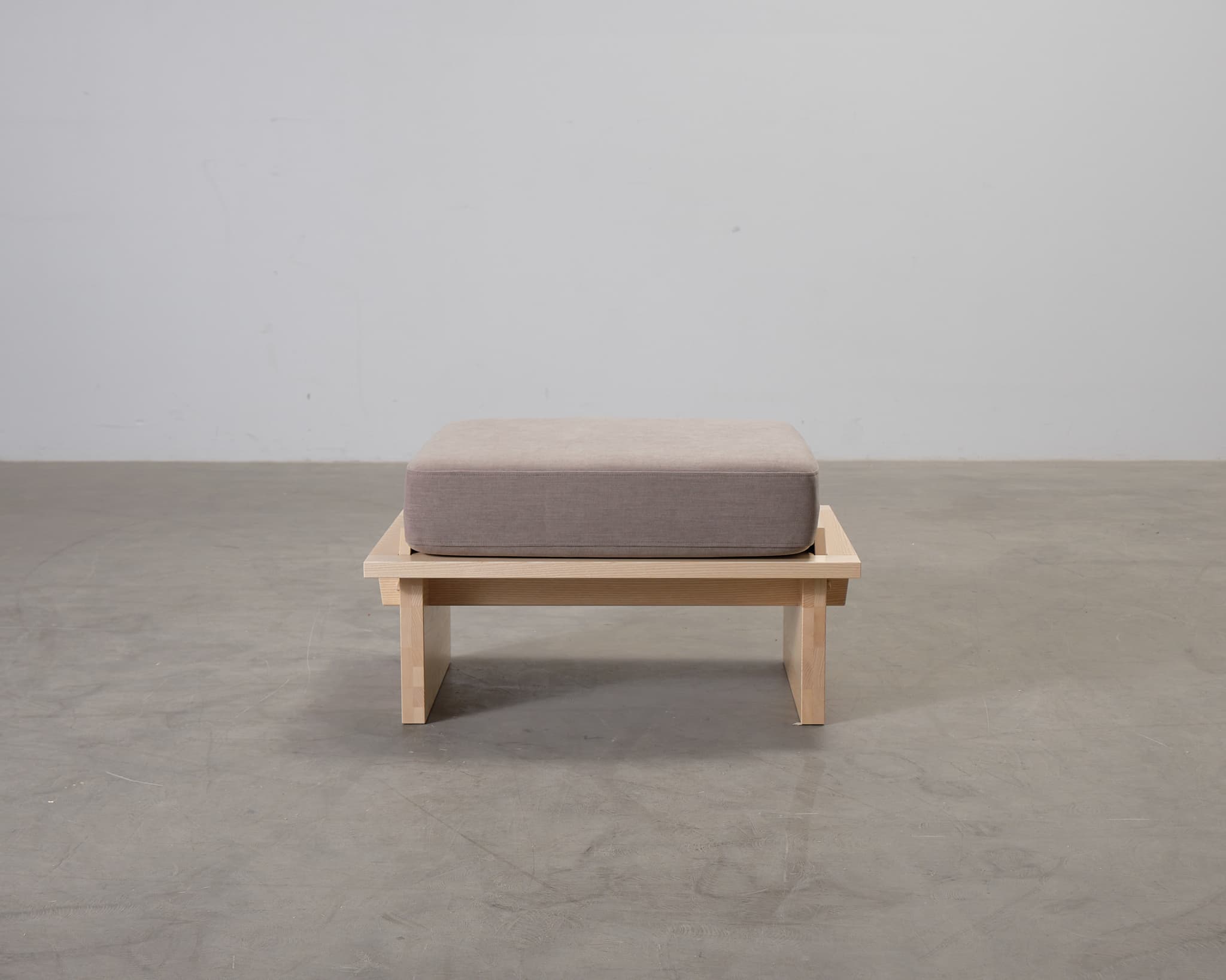 Sofacompany Wilson fotpall / soffbord beige