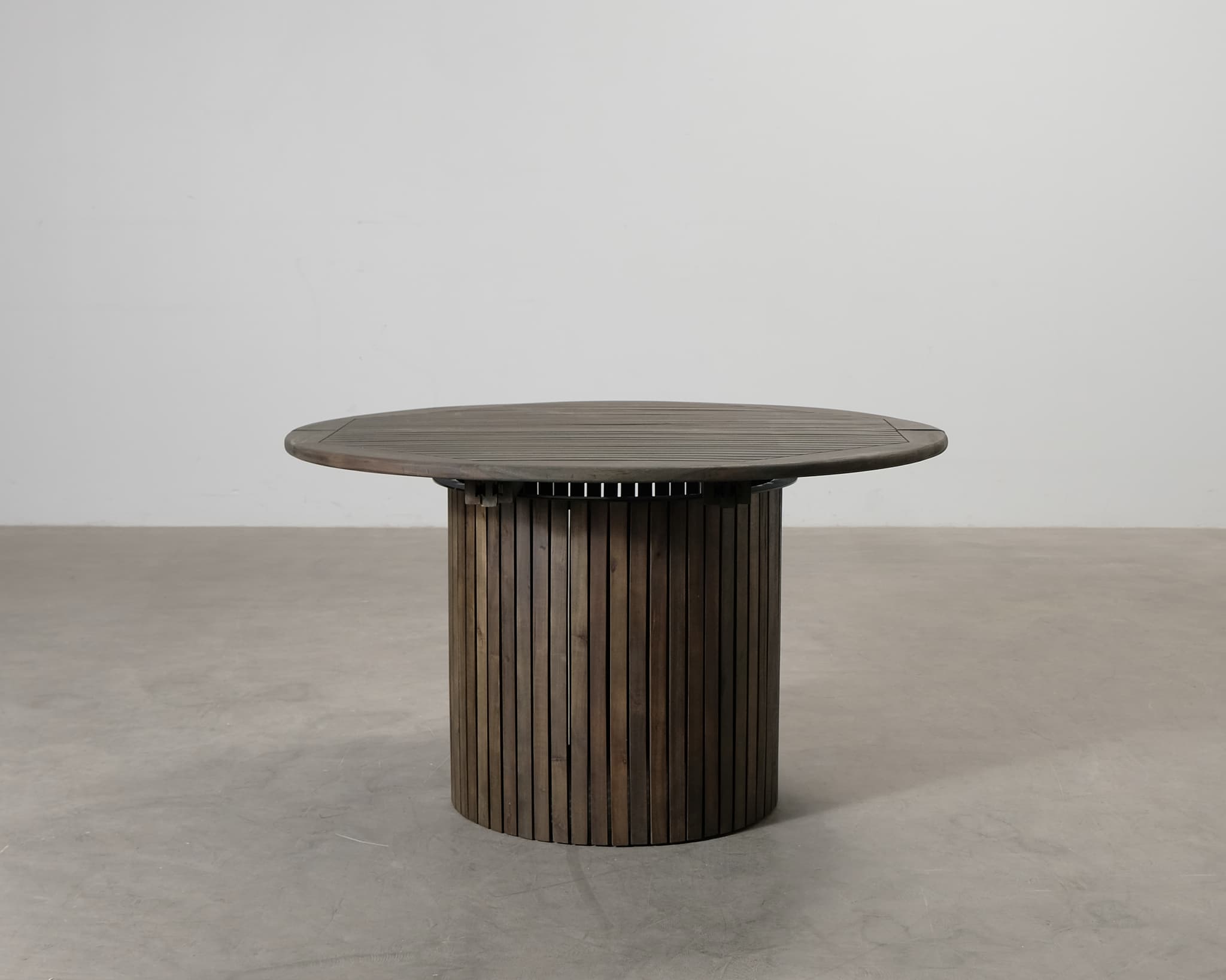 FeelDesign Circle förlängningsbart trädgårdsbord 130-180 cm