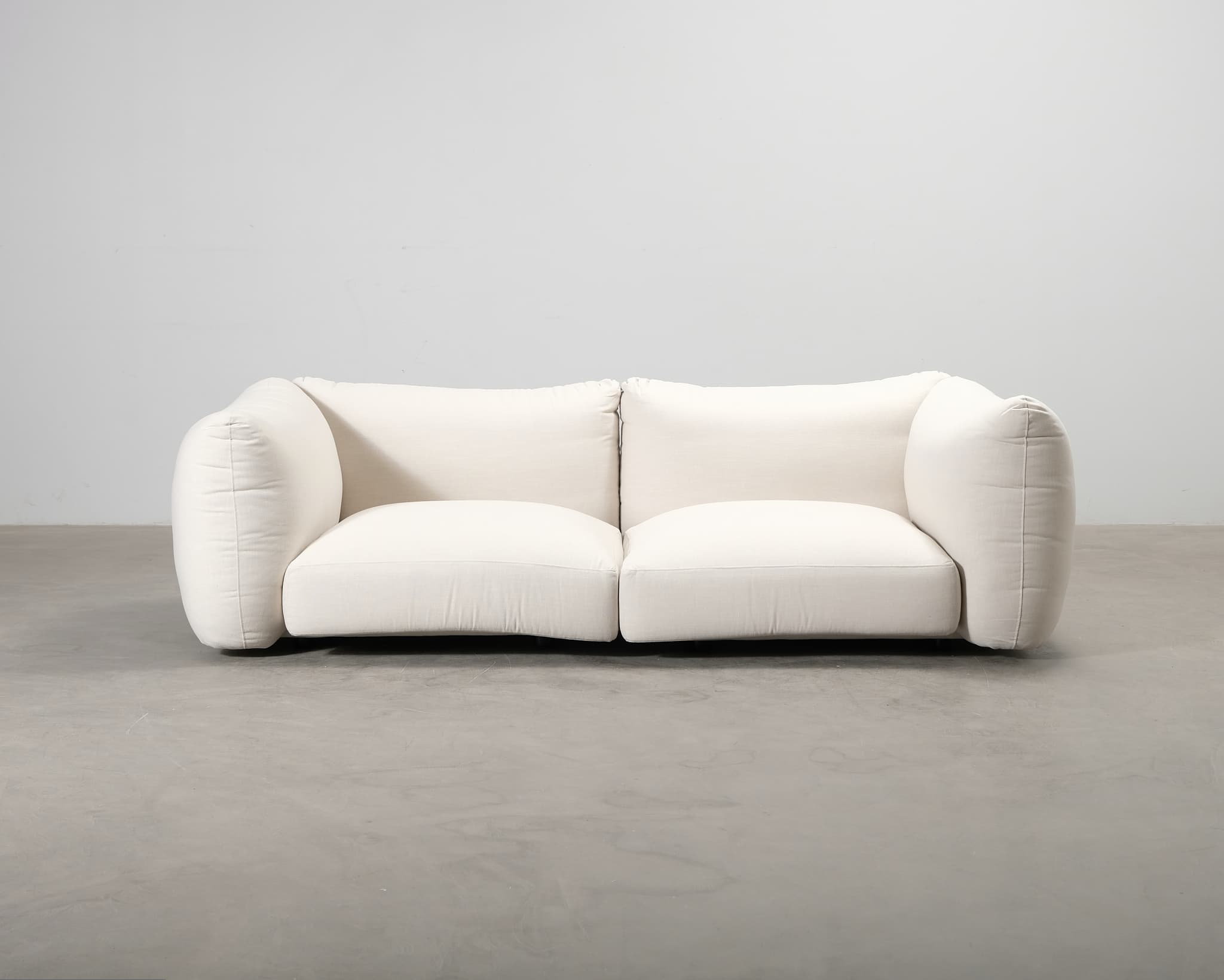 Layered Lotta Agaton 2-sits soffa naturvit