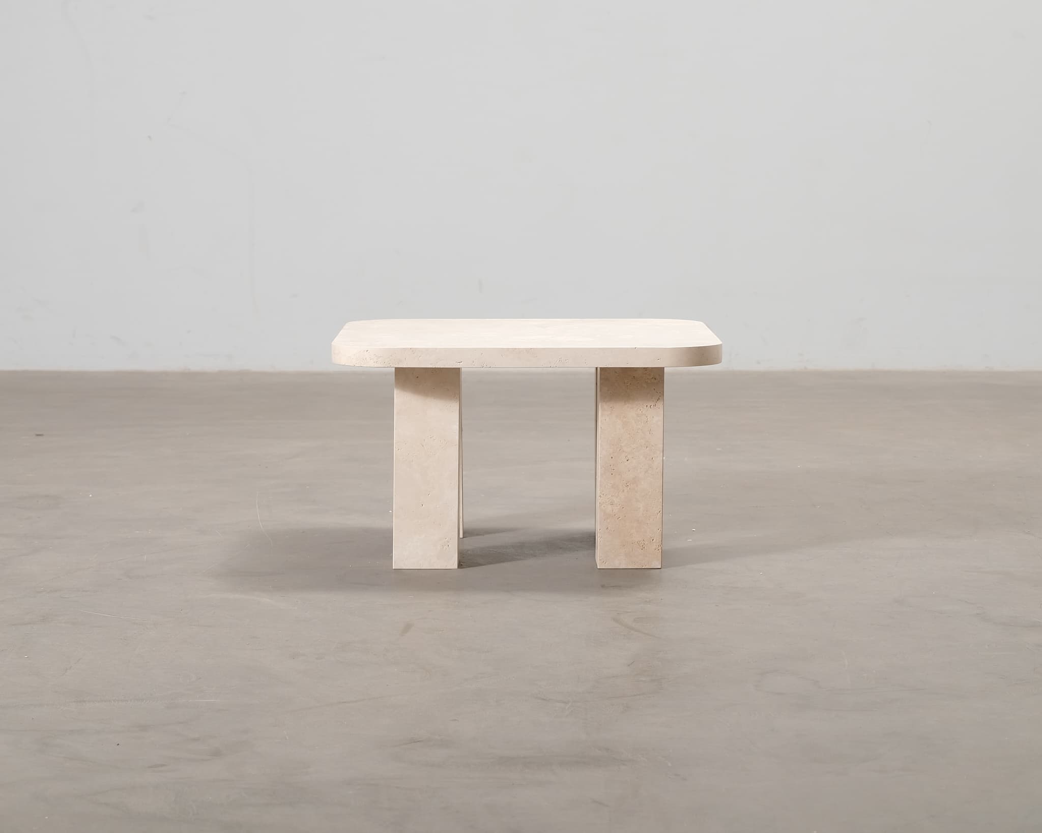 New Works Atlas sidobord travertin