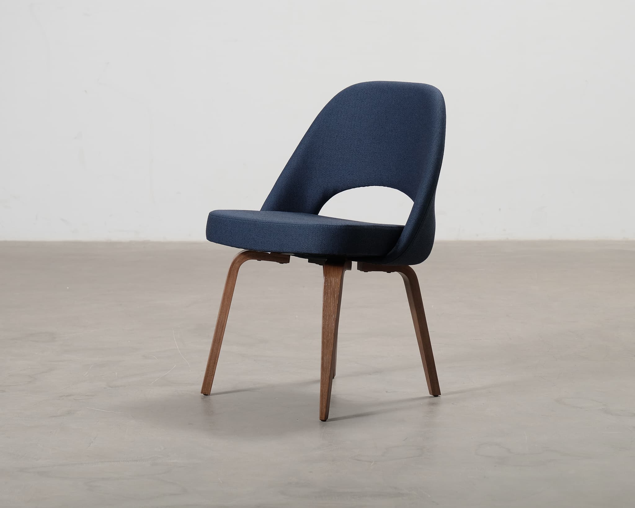 Knoll Eero Saarinen Executive Chair stol mörkblå