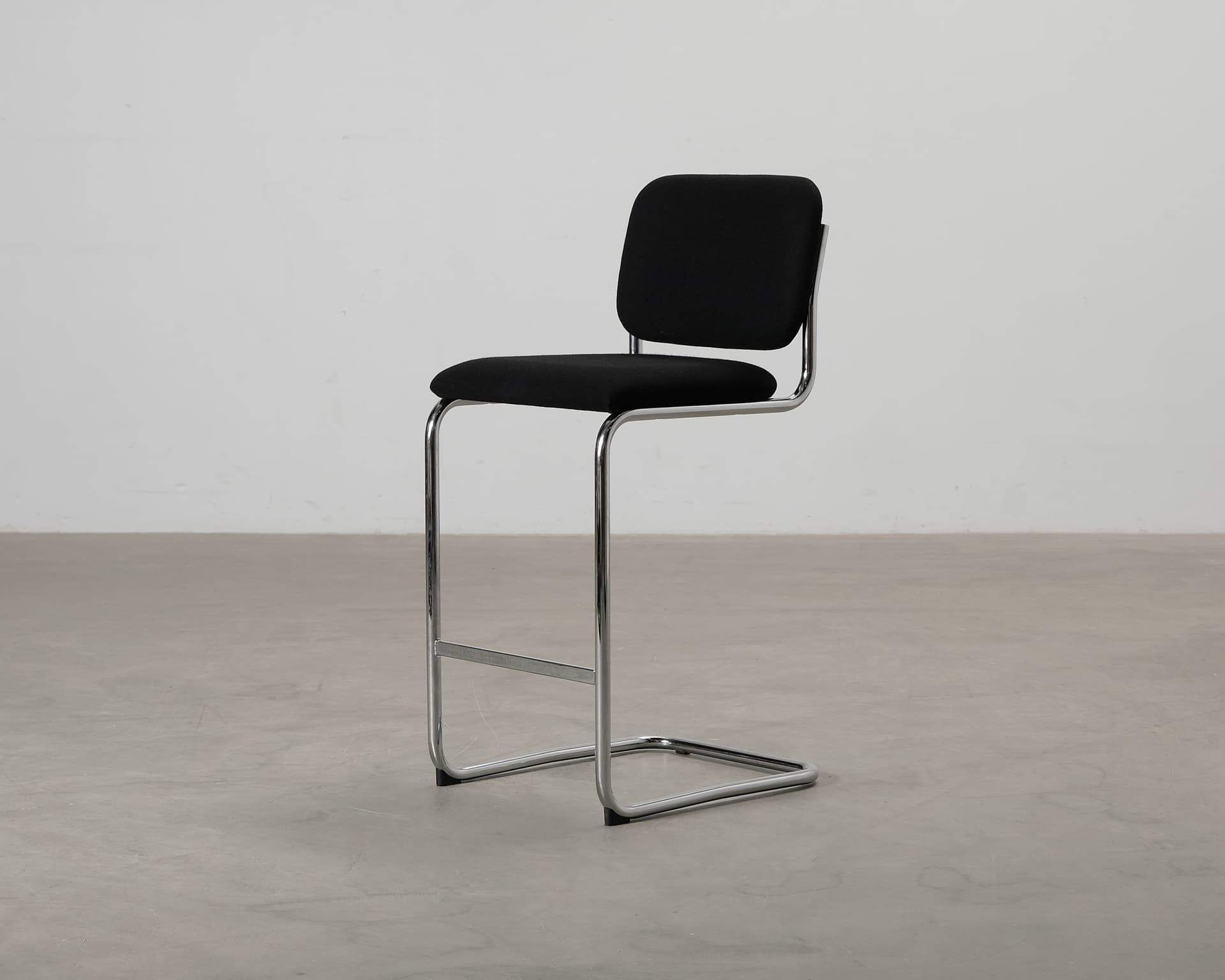 Knoll Cesca barstol svart