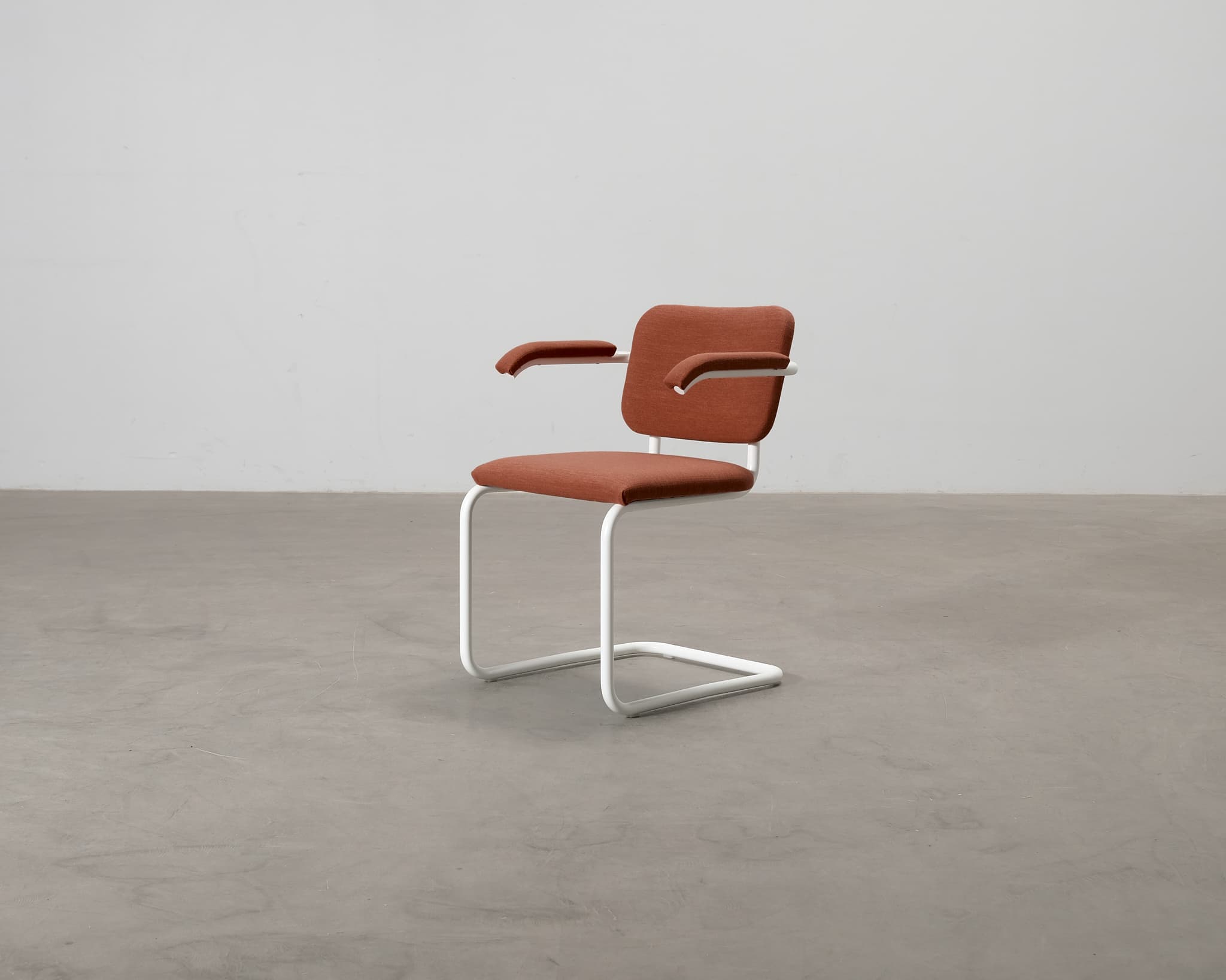 Knoll Cesca stol med armstöd terrakotta / vit