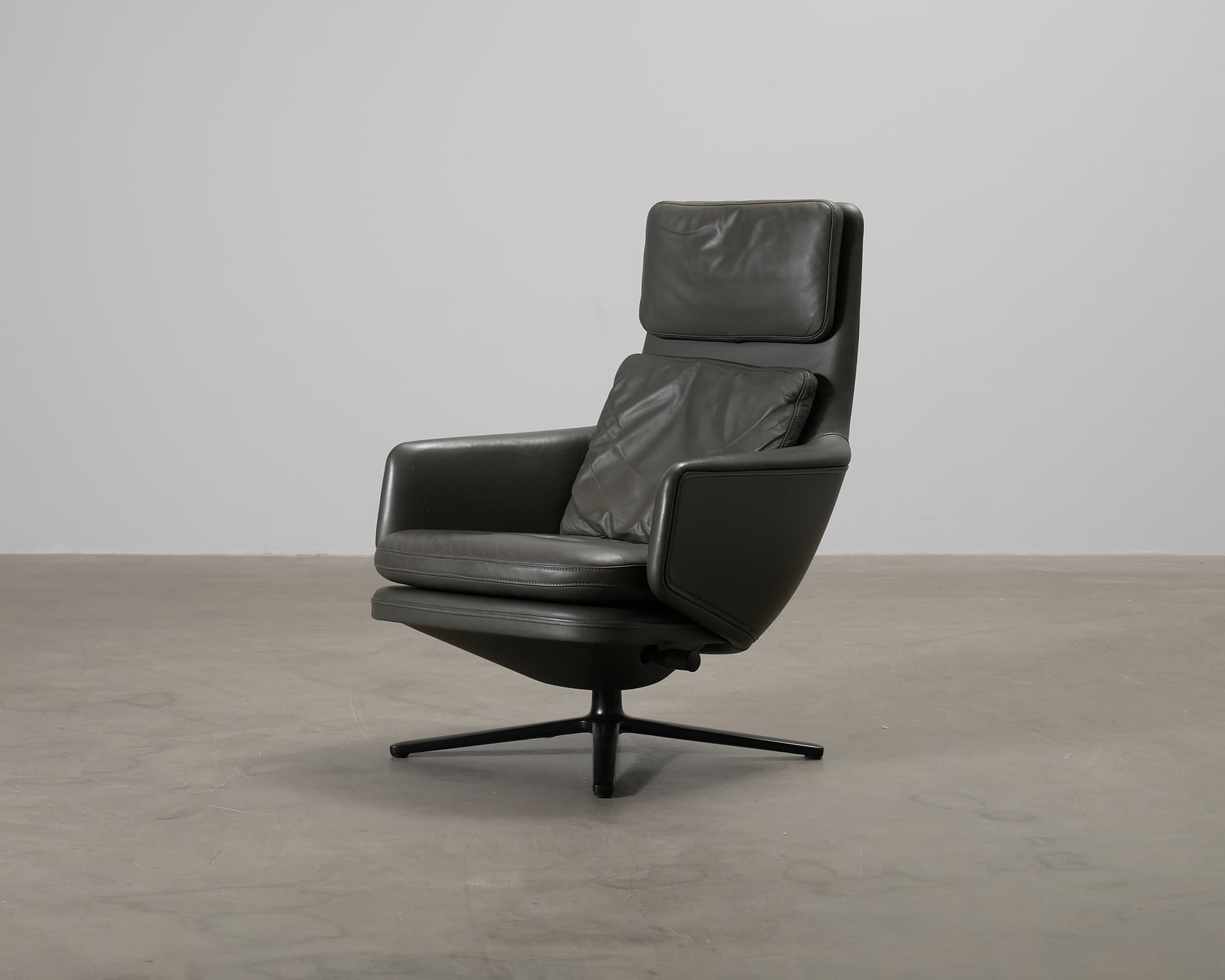 Vitra Grand Relax fåtölj grå