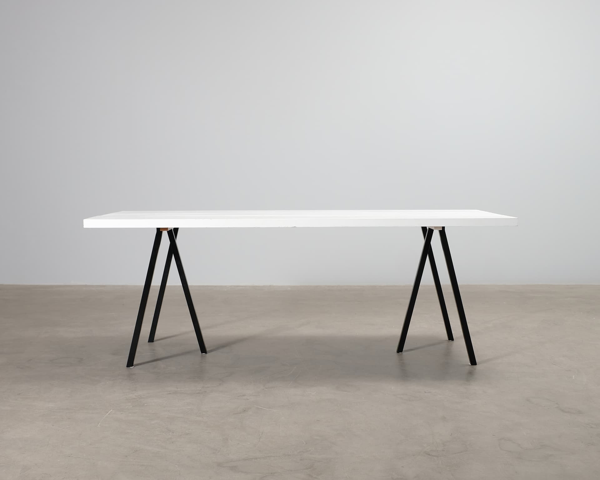 Matbord 210  cm vit / svart