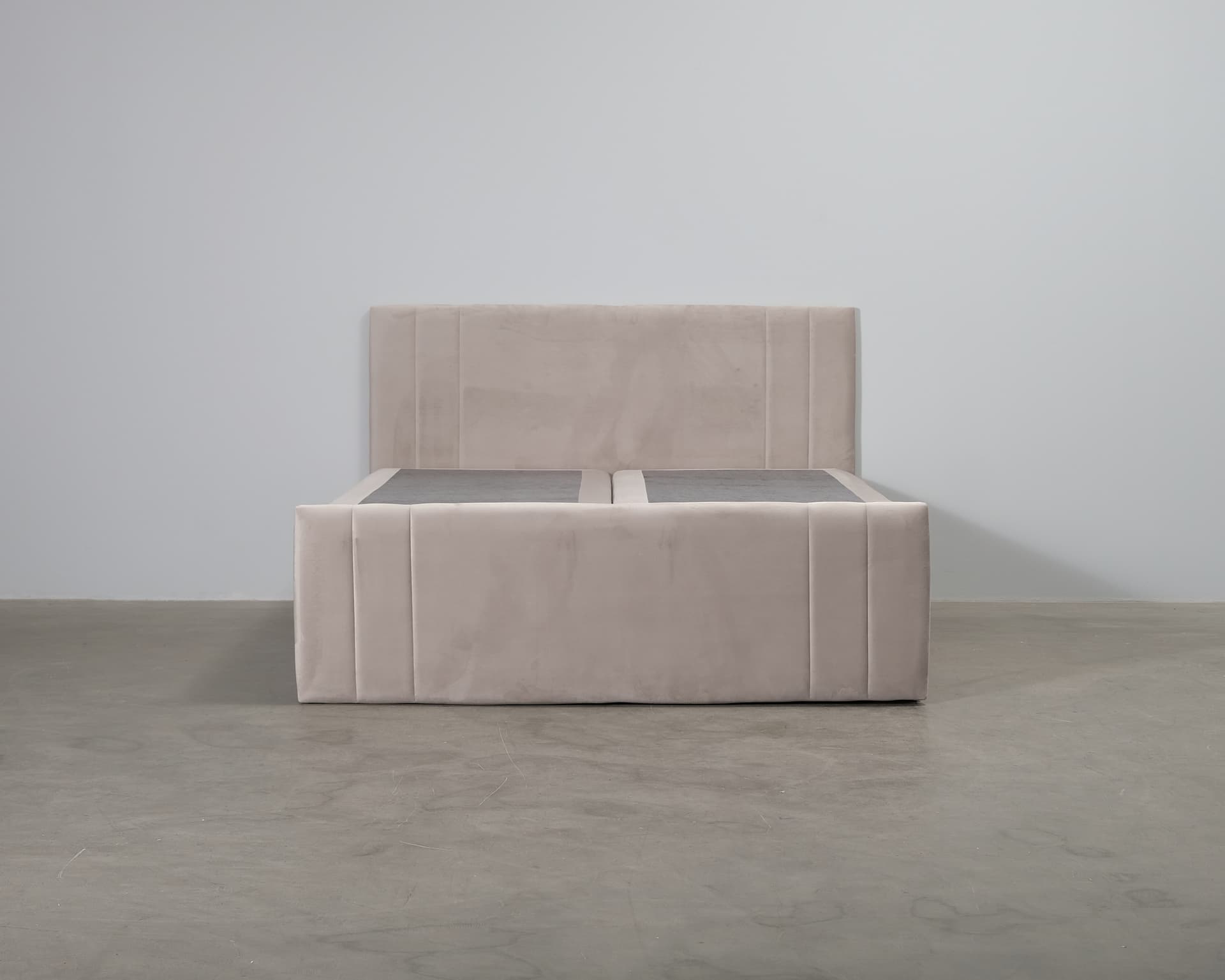 Betvallen sängram 160 cm beige
