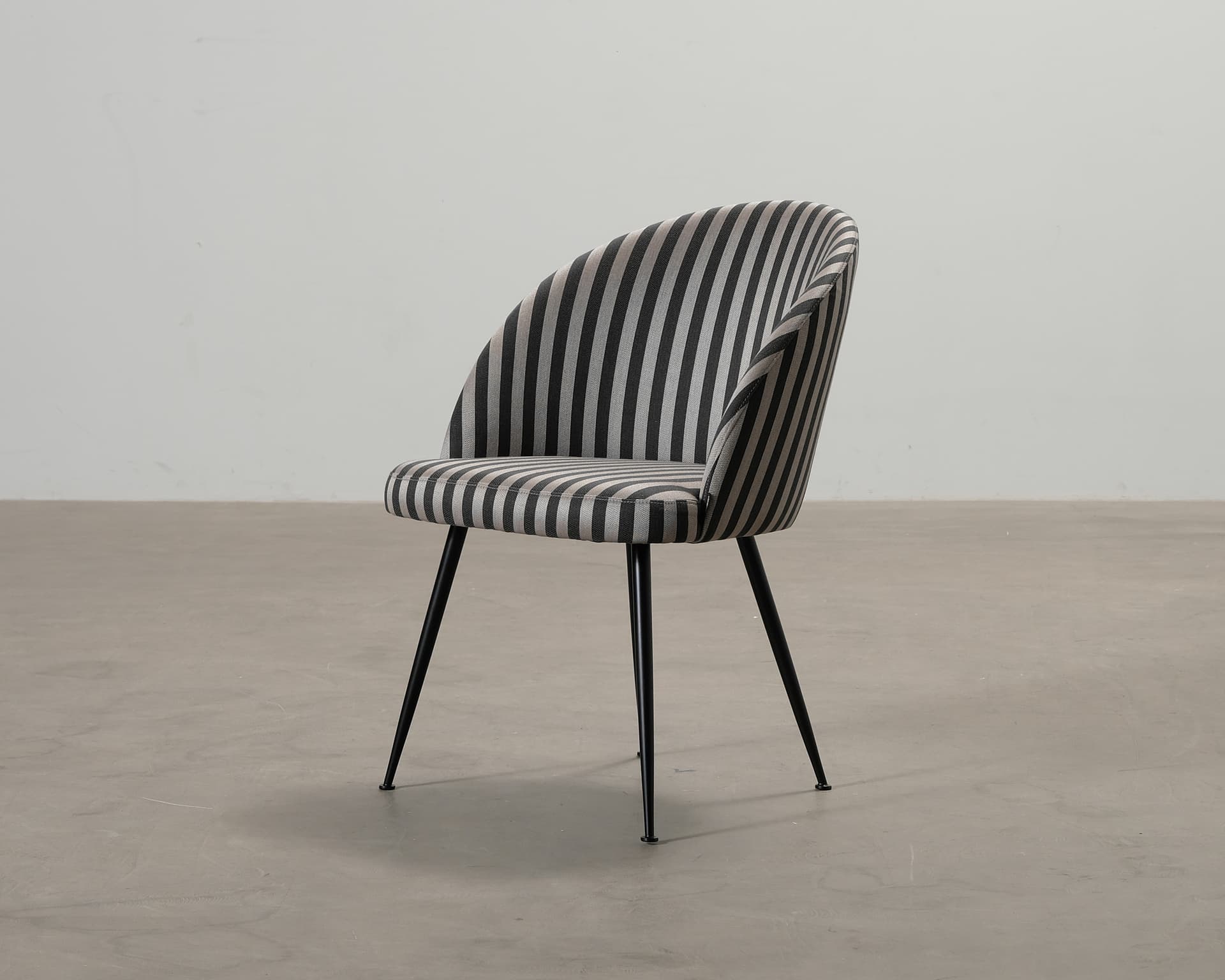 Sofacompany Holly matstol Straight Latte Black