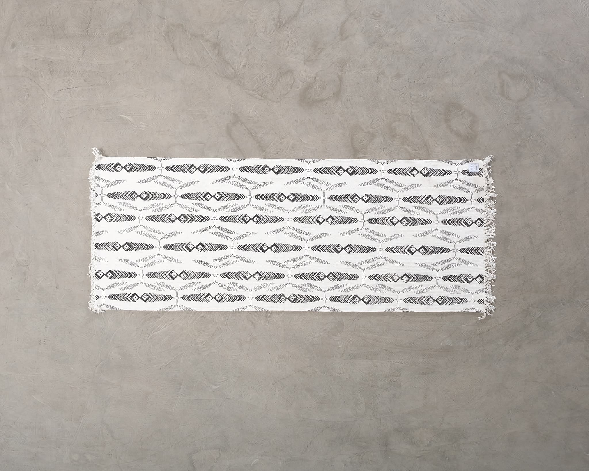 Finarte Indian Summer matta svart 80 x 200 cm