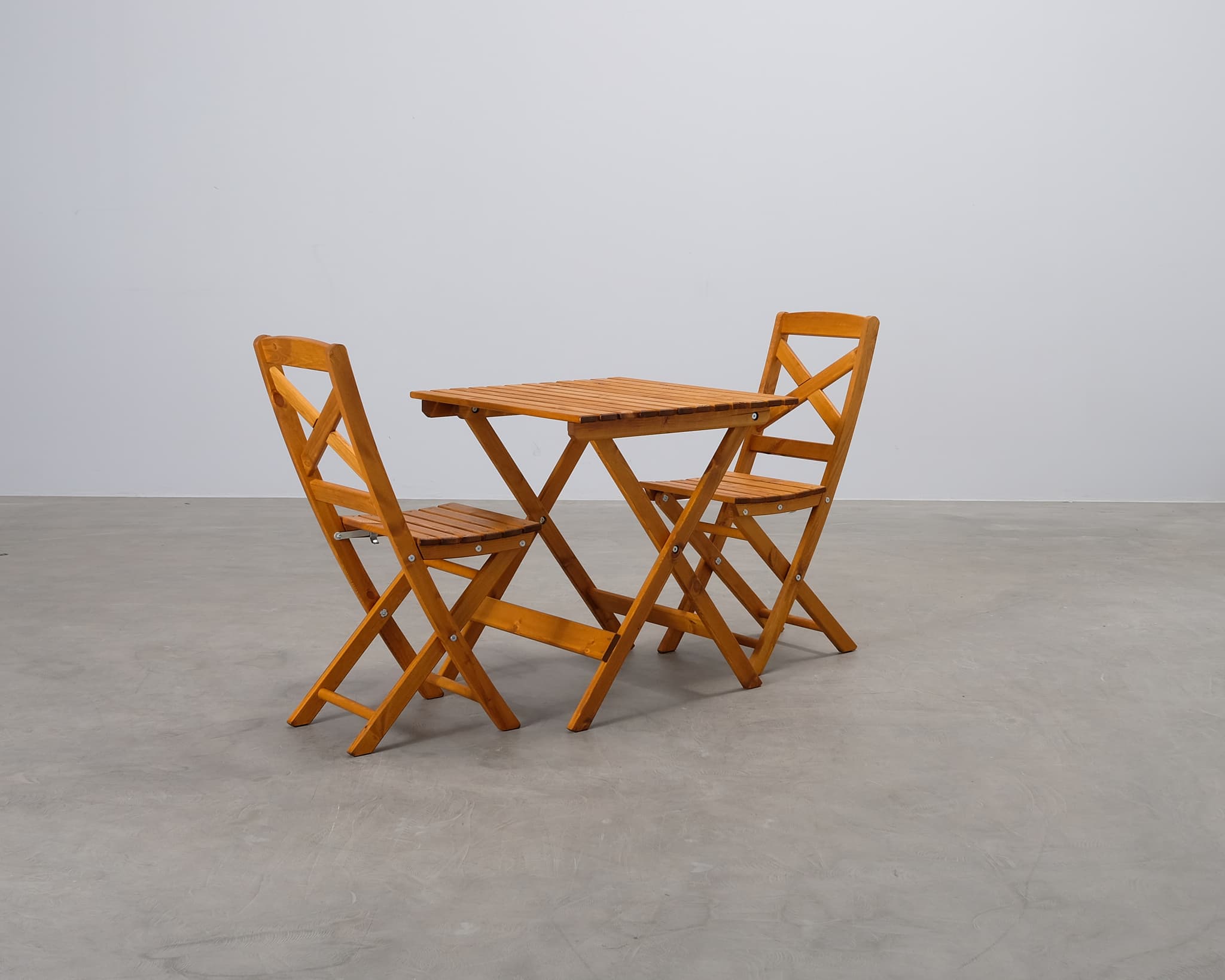 Utegrupp inkl. bord och två stolar