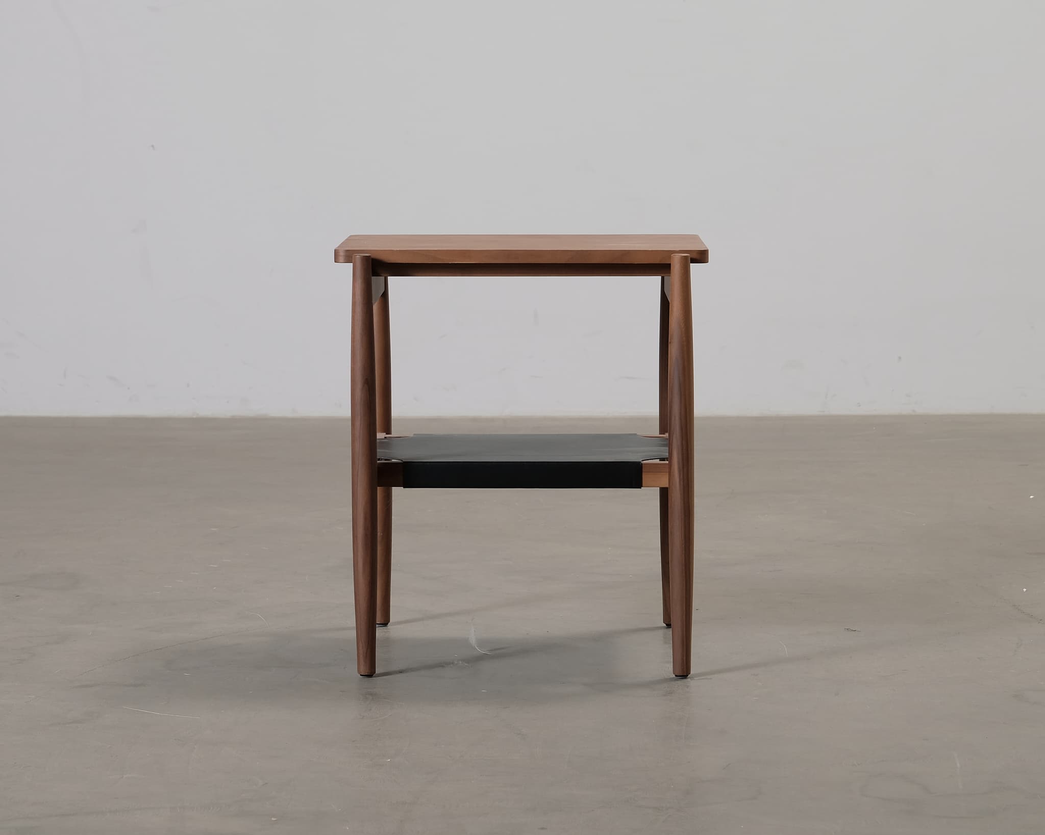 Risom T.300 sidobord valnöt