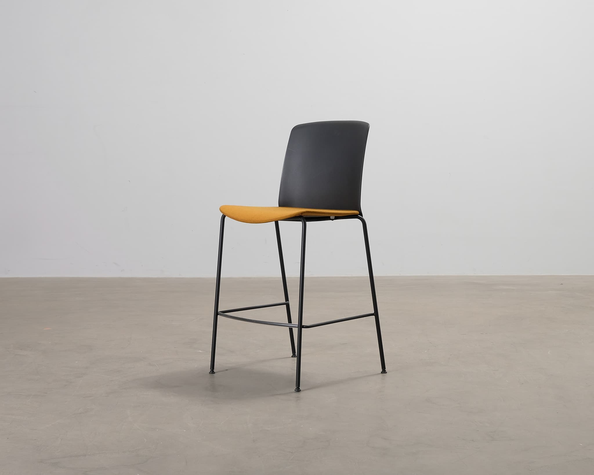 Arper Mixu barstol svart / gul