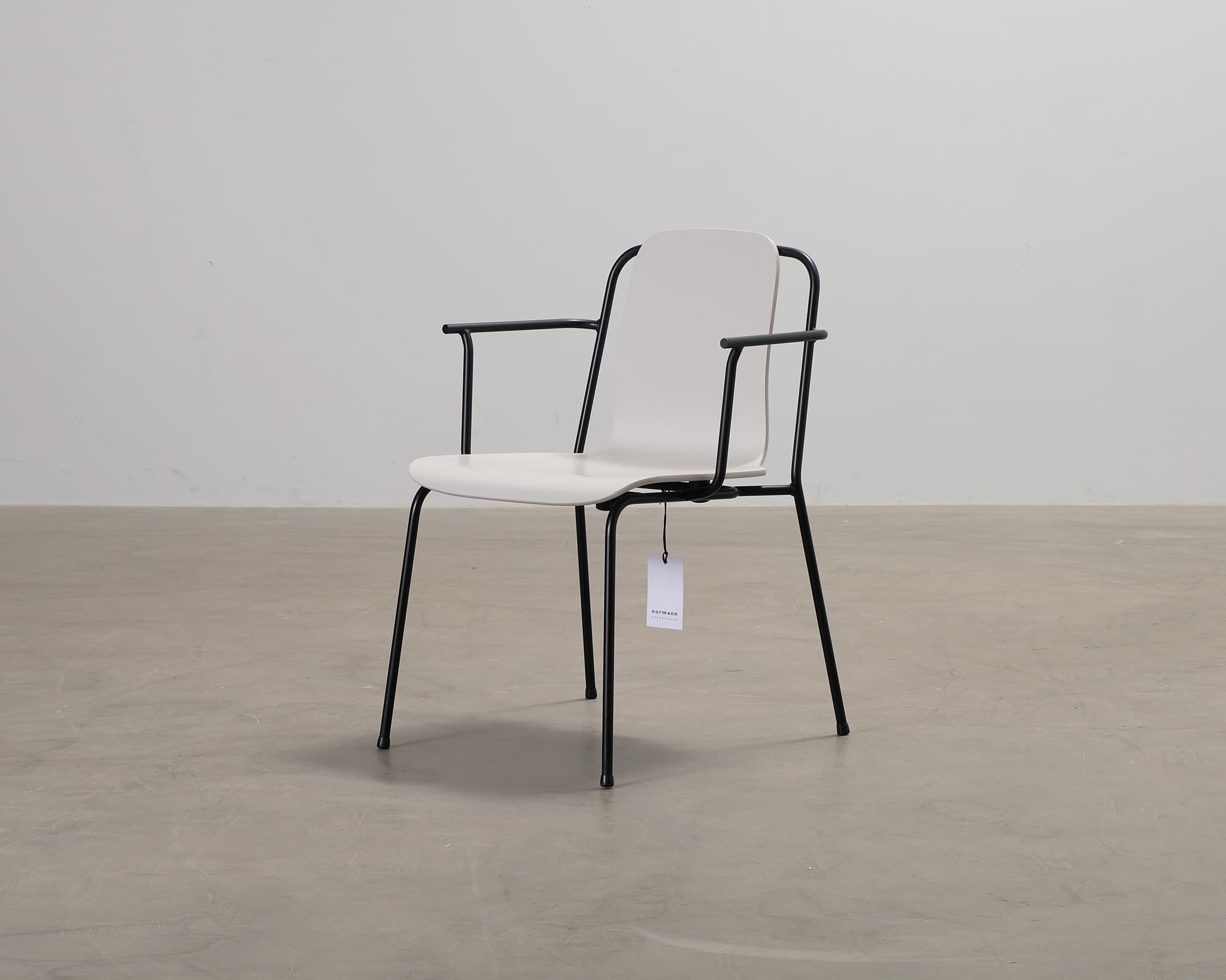 Normann Copenhagen Studio stol vit