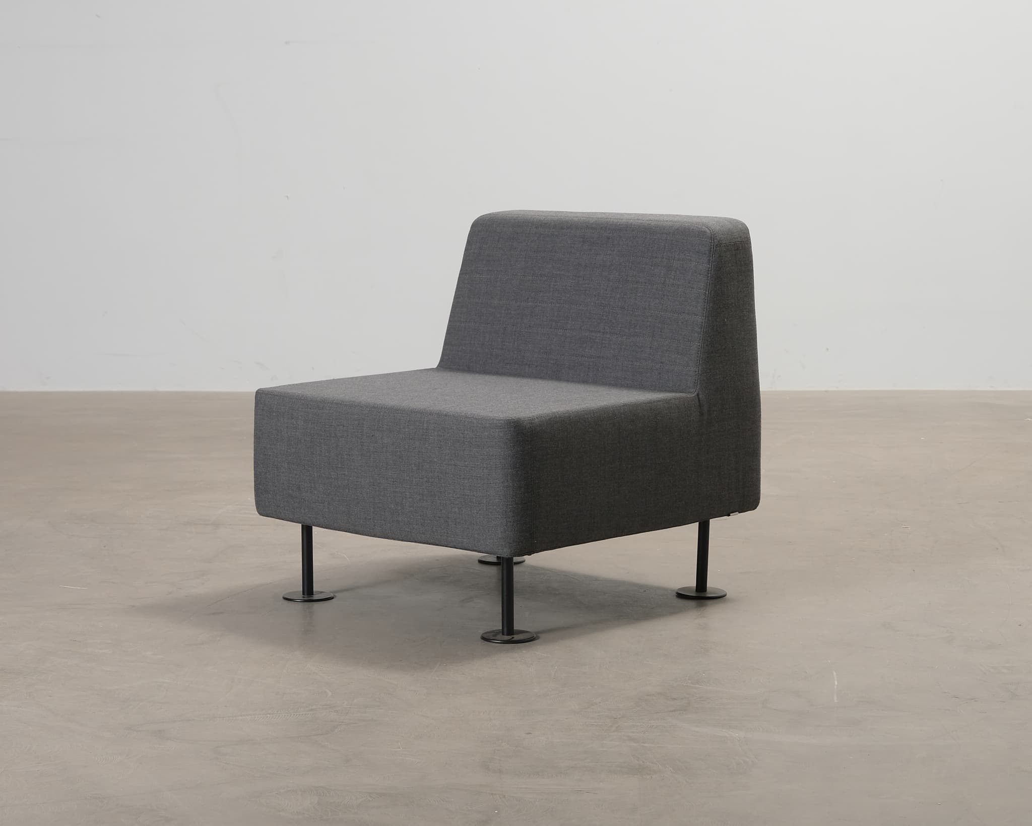 Profim WALL IN 20 fåtölj grå