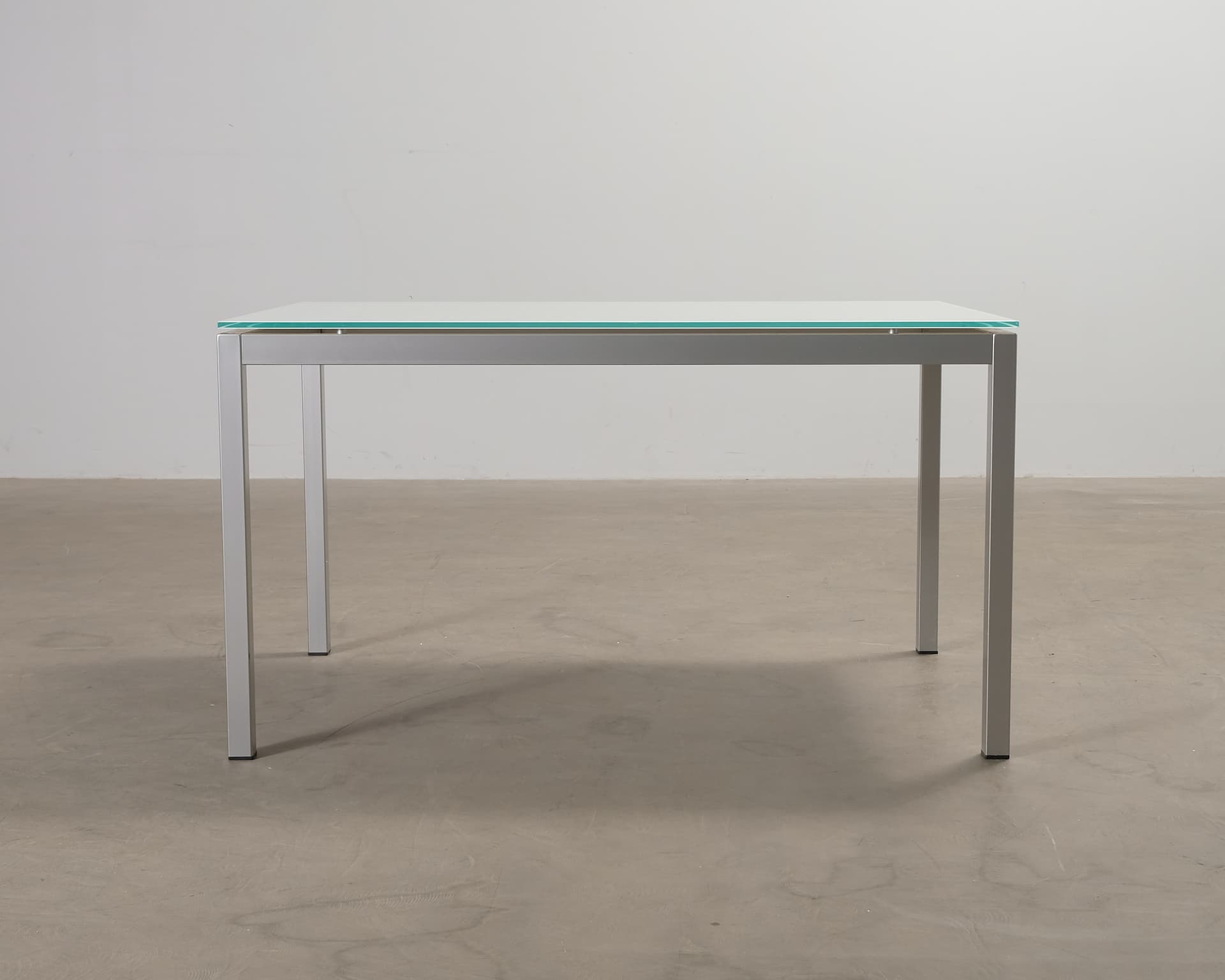 Calligaris matbord med glasskiva