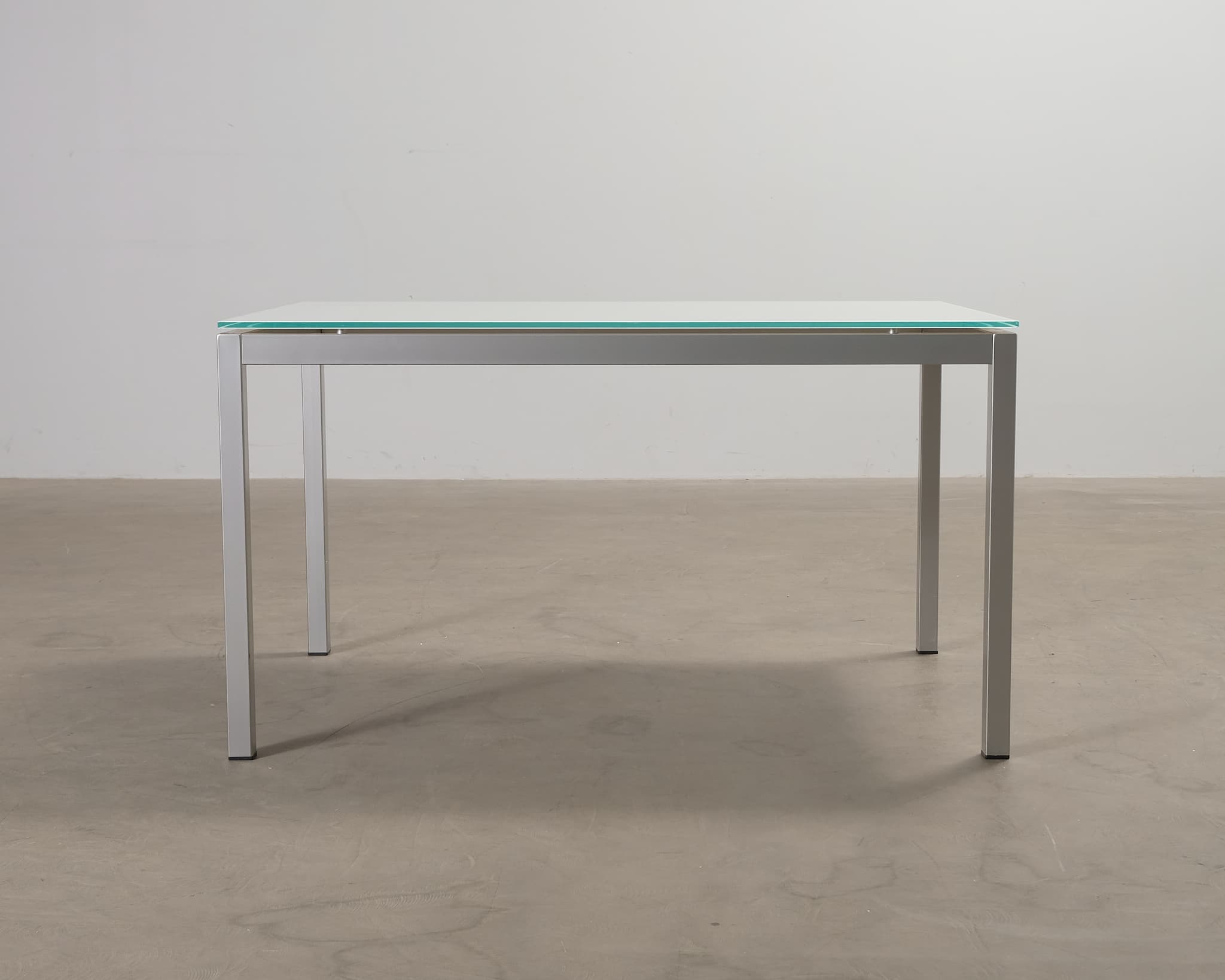 Calligaris matbord med glasskiva