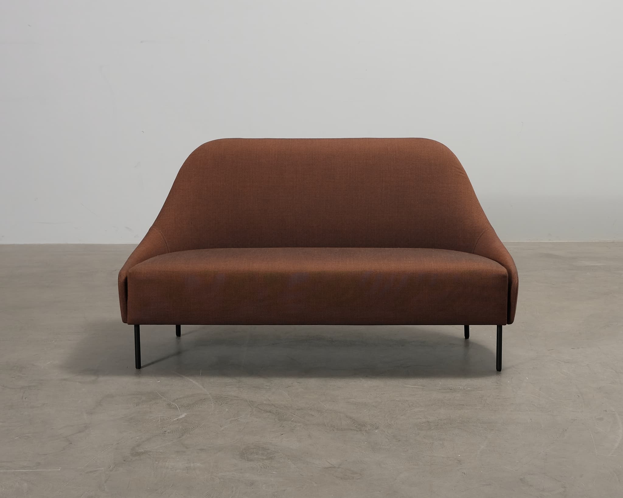 Adea Napoleon 2-sits soffa brun