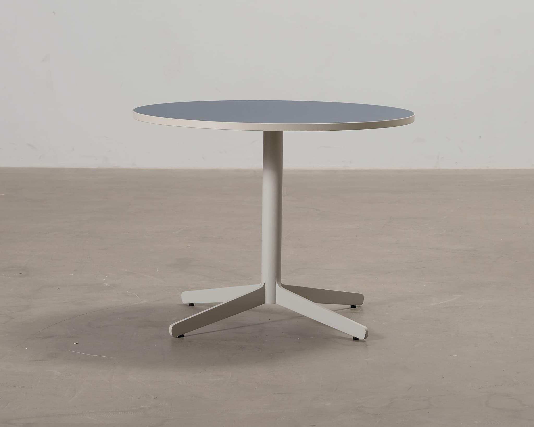 Edsbyn Feather soffbord grå / mörkblå