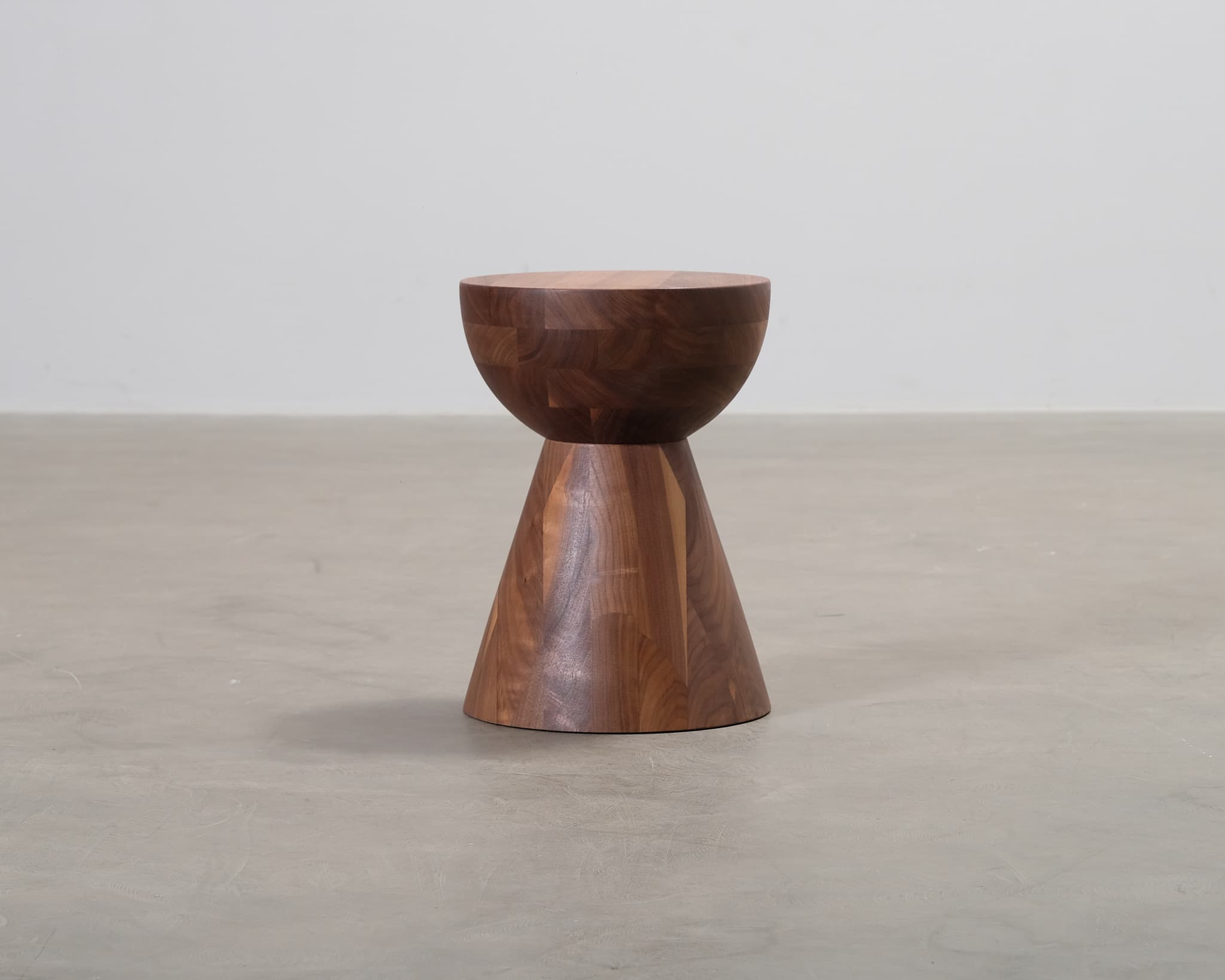 Herman Miller Hew C sidobord valnöt