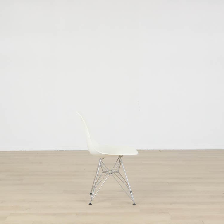 Stol Eames Plastic Side Chair RE DSR