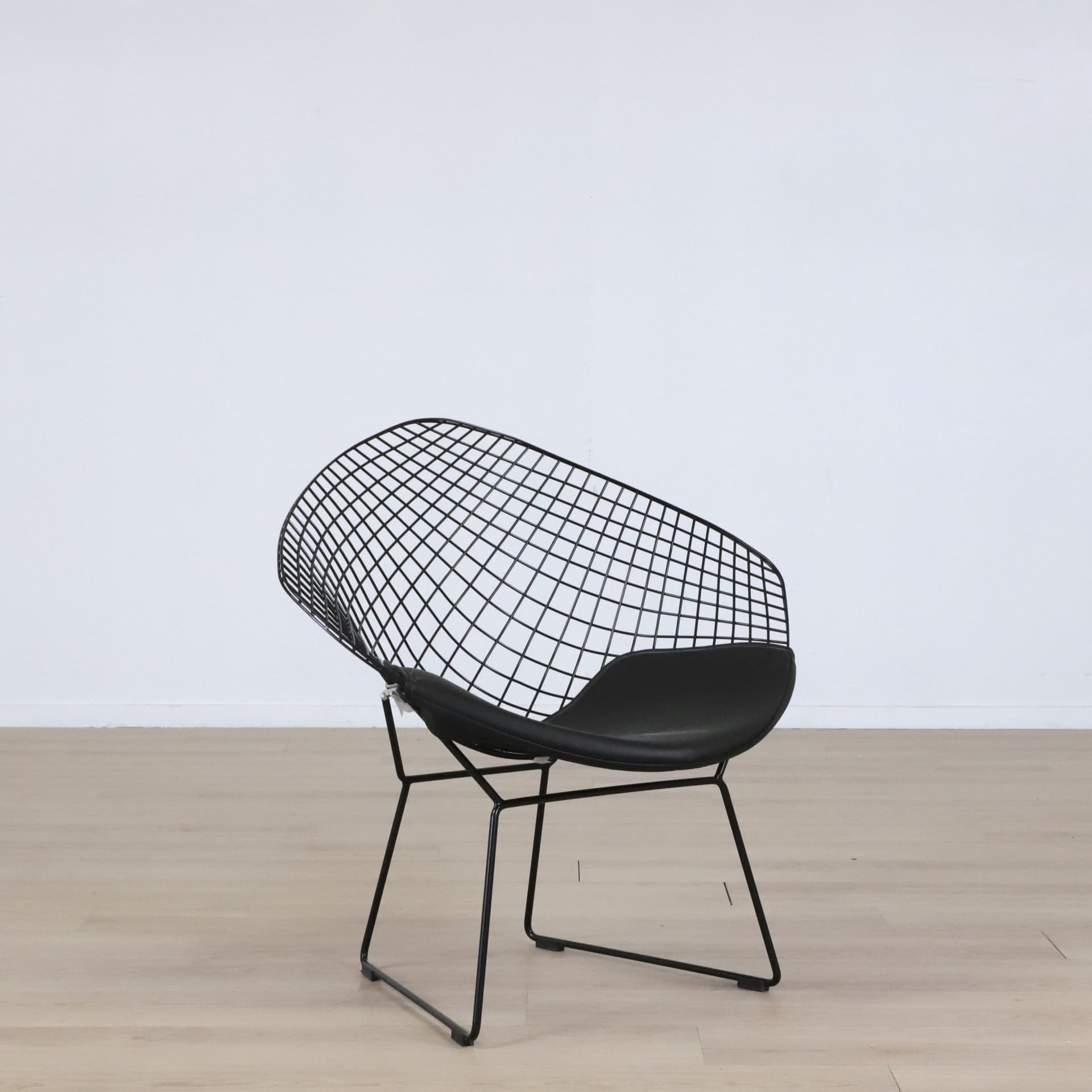 Loungestol inspirerad av Diamond KNOLL