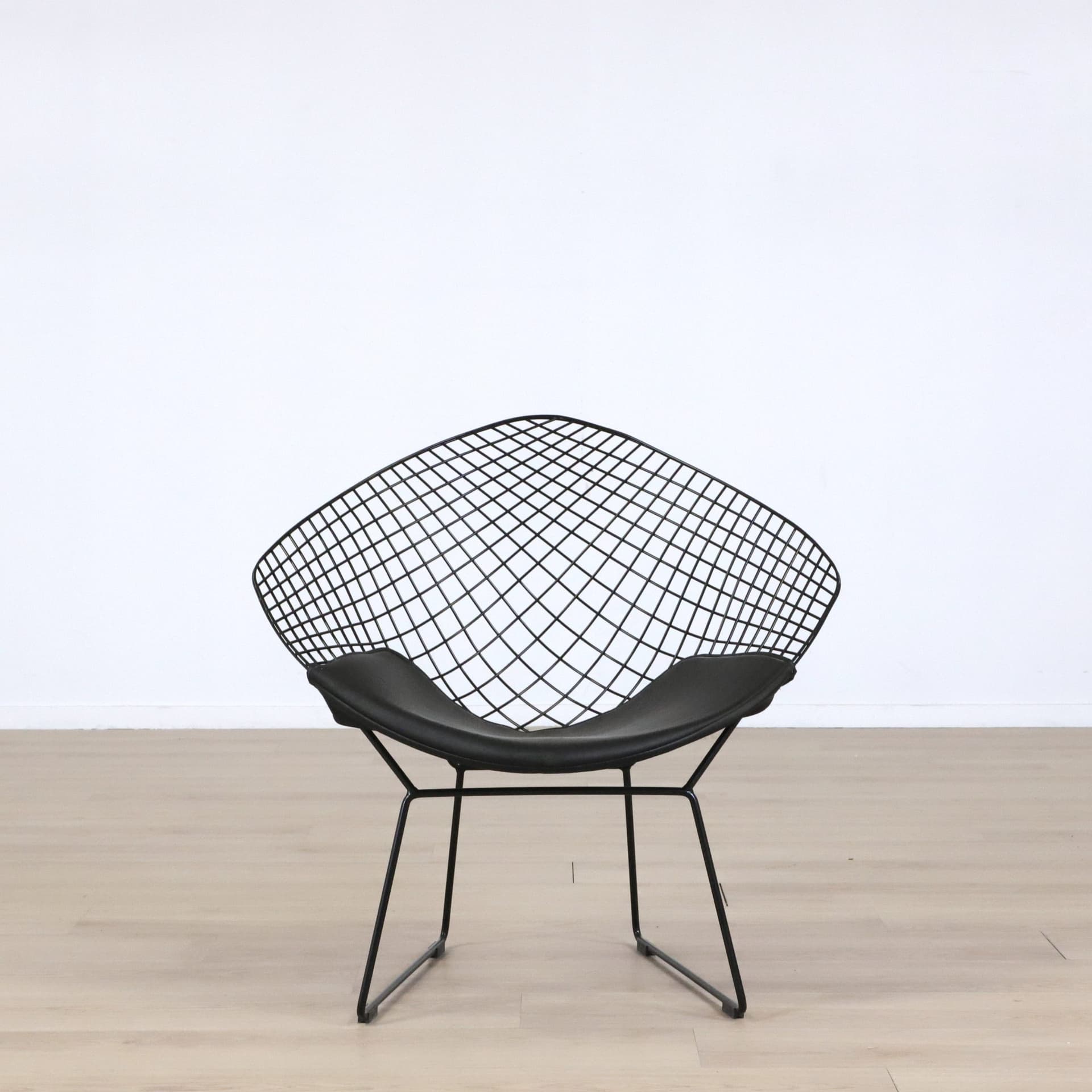 Loungestol inspirerad av Diamond KNOLL
