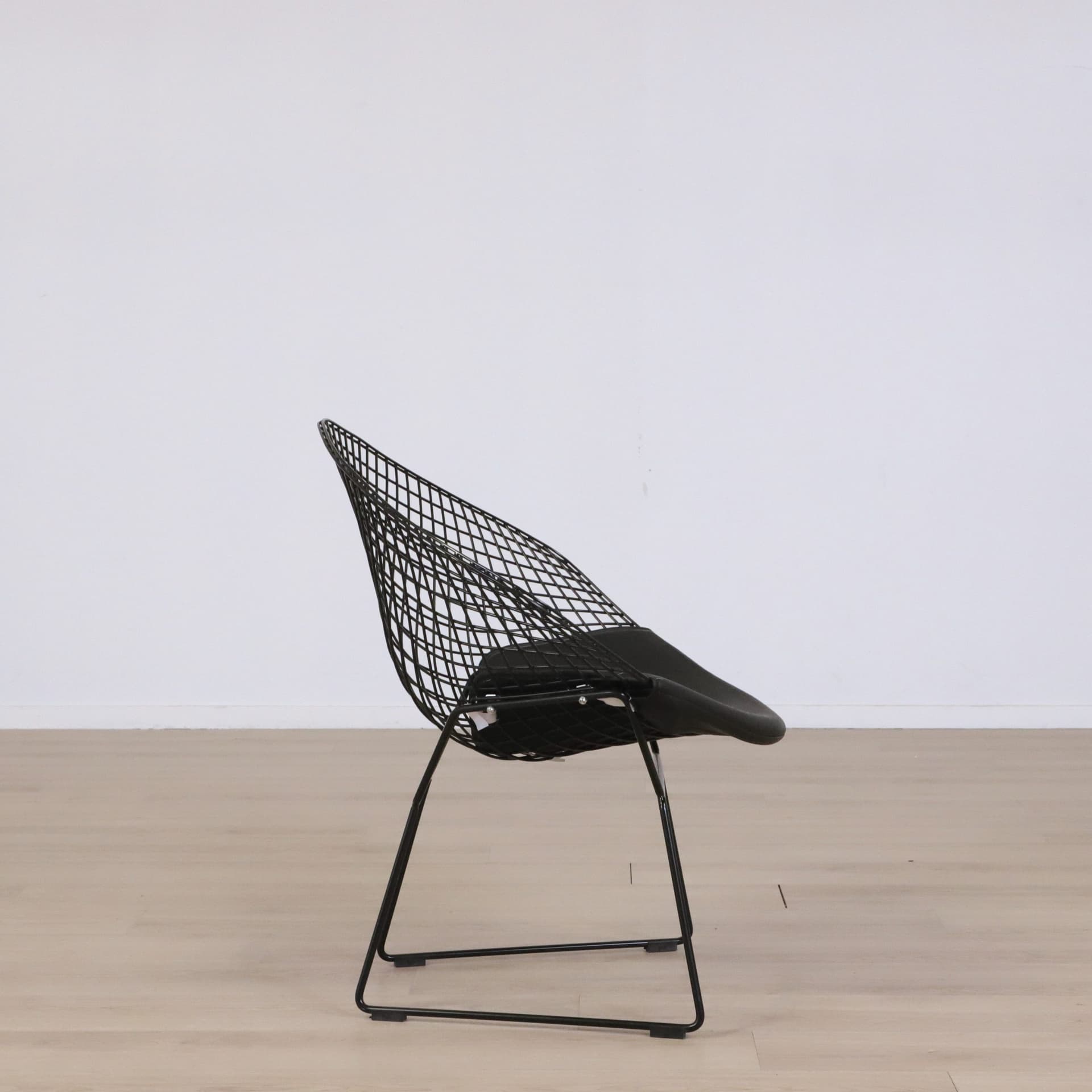 Loungestol inspirerad av Diamond KNOLL