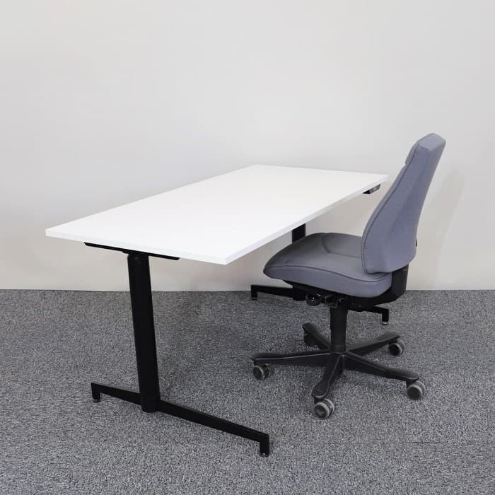 Elektriskt höj-och sänkbart  skrivbord - 140x70 cm