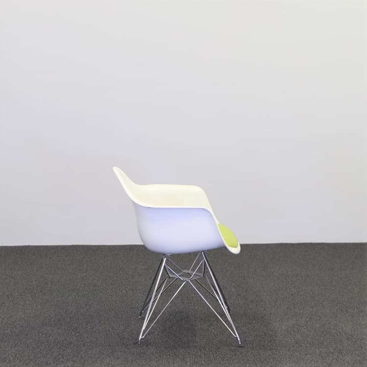 Karmstol Eames DAR