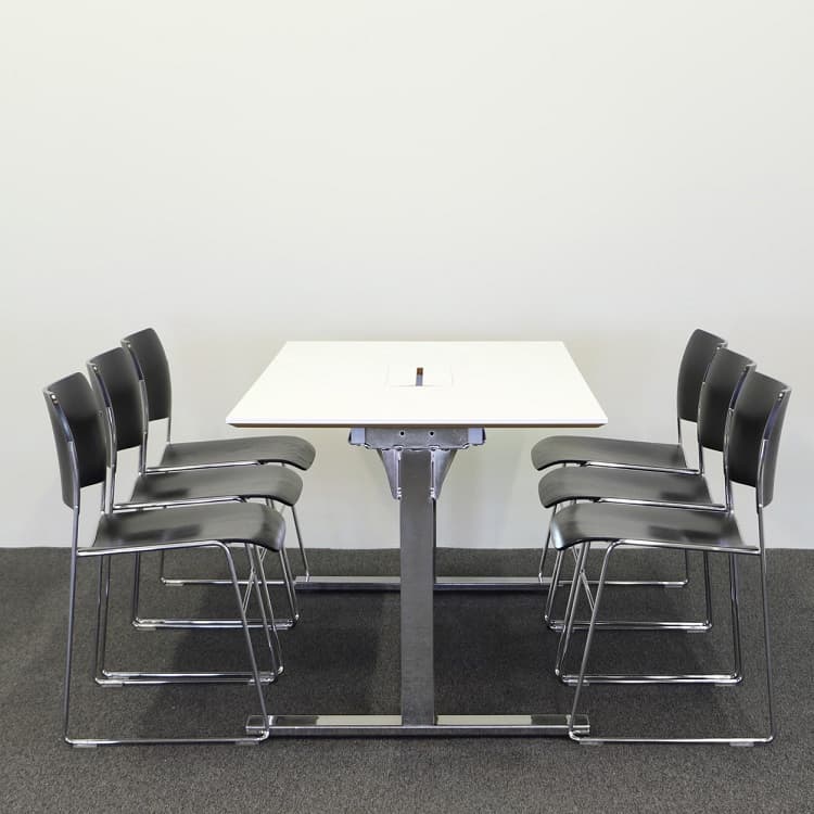 Mötesbord - 2. Utan kabellucka