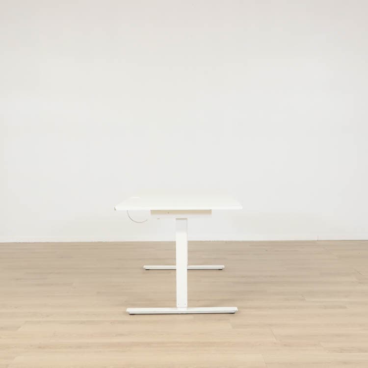 Elektriskt höj- och sänkbart  skrivbord  160 cm