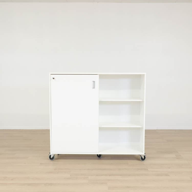 Skjutdörrsförvaring - Med hjul 140x41x132 cm