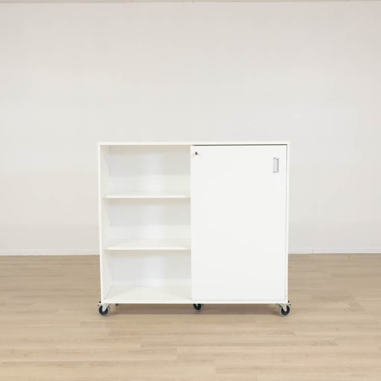 Skjutdörrsförvaring - Med hjul 140x41x132 cm
