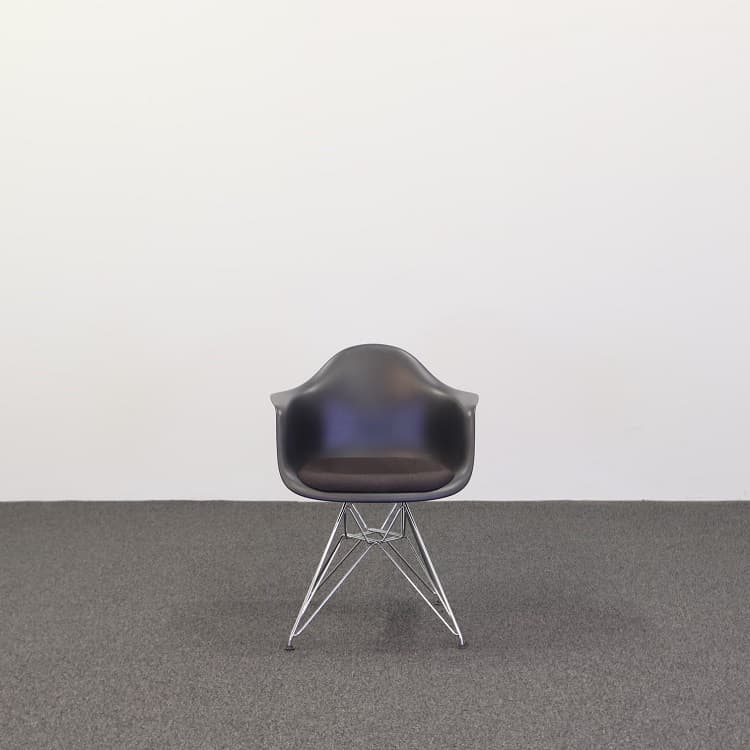Stol Eames Plastic Armchair DAR - Brun