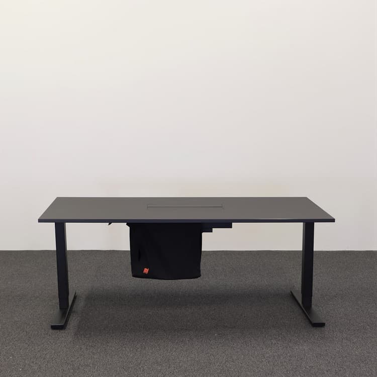 Höj- & sänkbart mötesbord - 140x80 cm