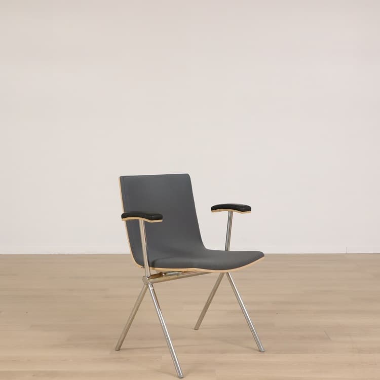 Konferensstol Avia  - Skick 4